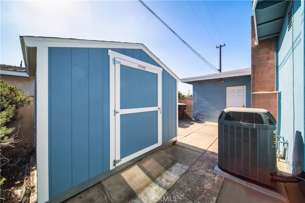 3357 W Olinda