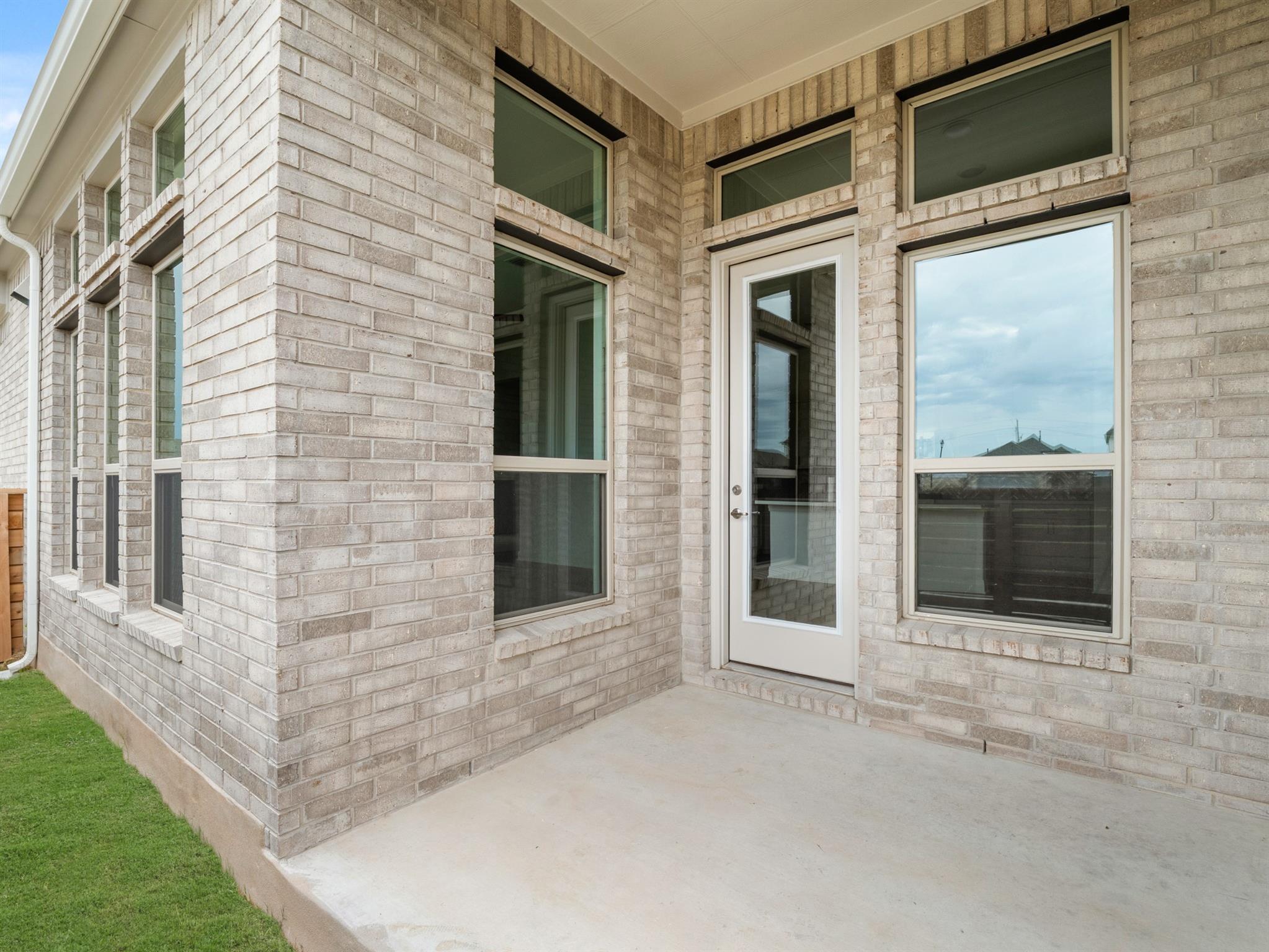 100 Royal Fern RD