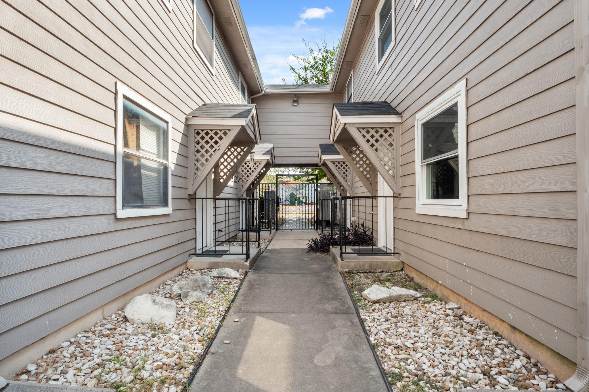 5616 Emerald Forest DR # 101