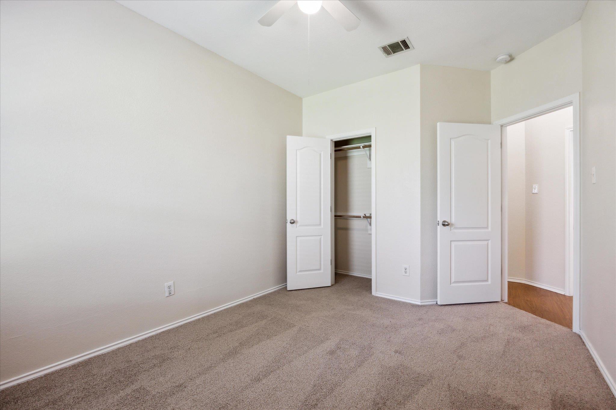 227 Ashwood N
