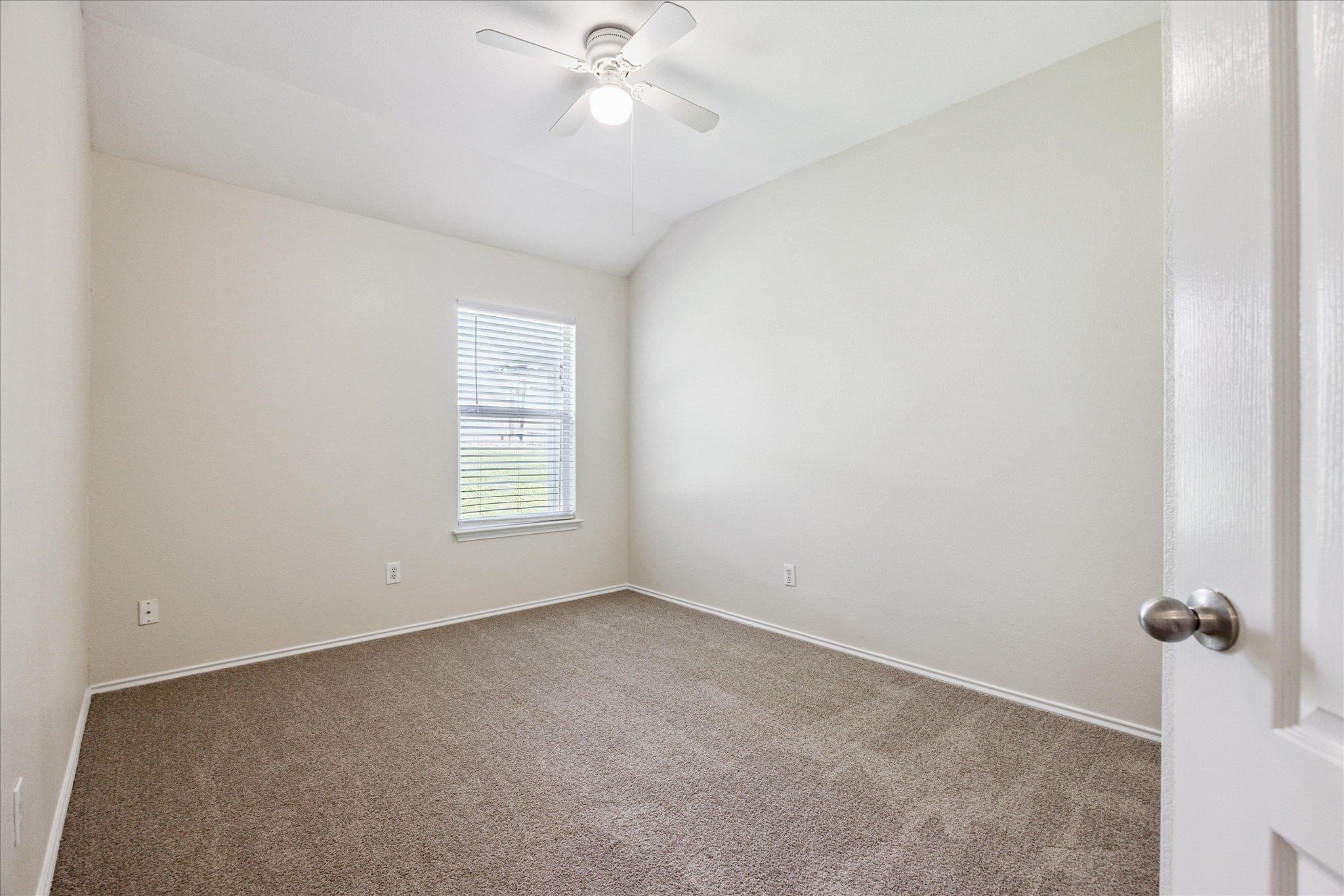 227 Ashwood N