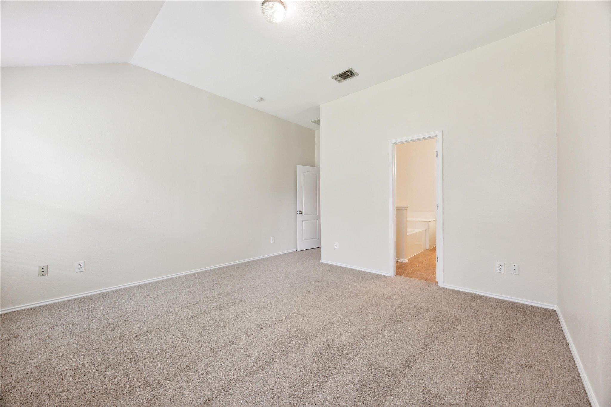227 Ashwood N