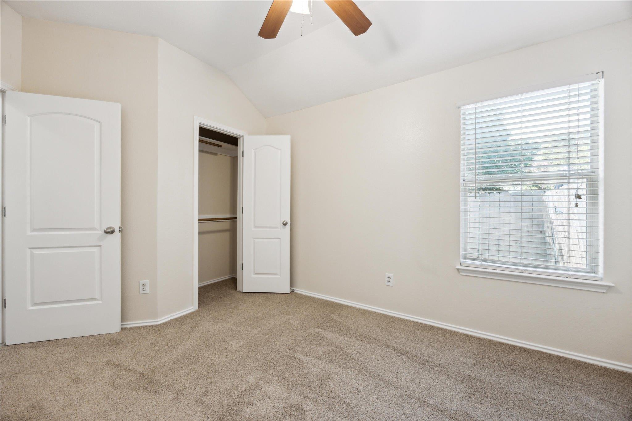 227 Ashwood N