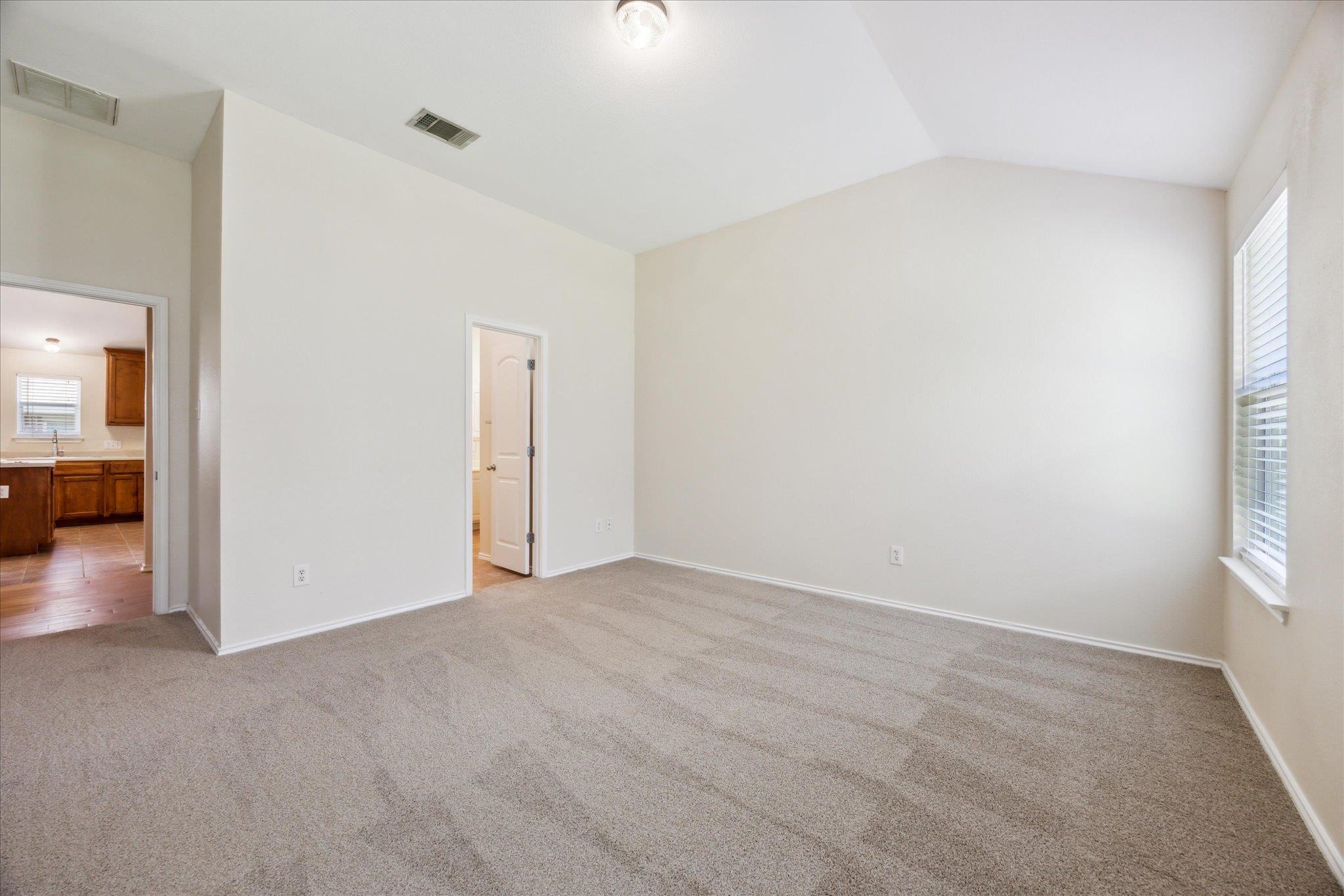 227 Ashwood N