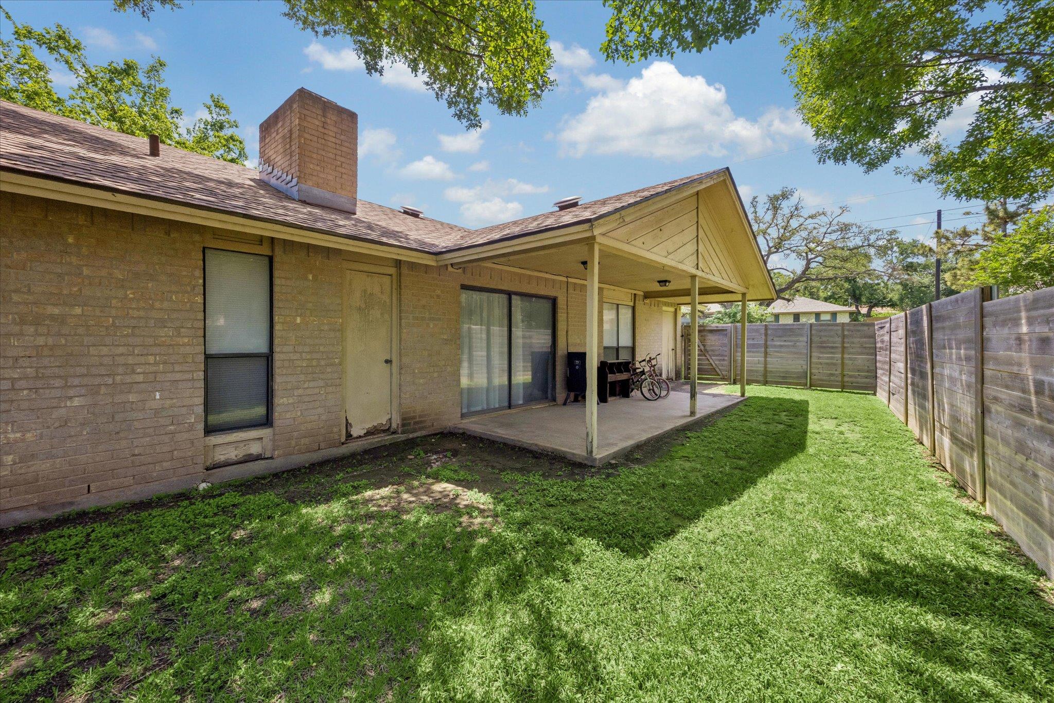 601 Meadowbrook DR