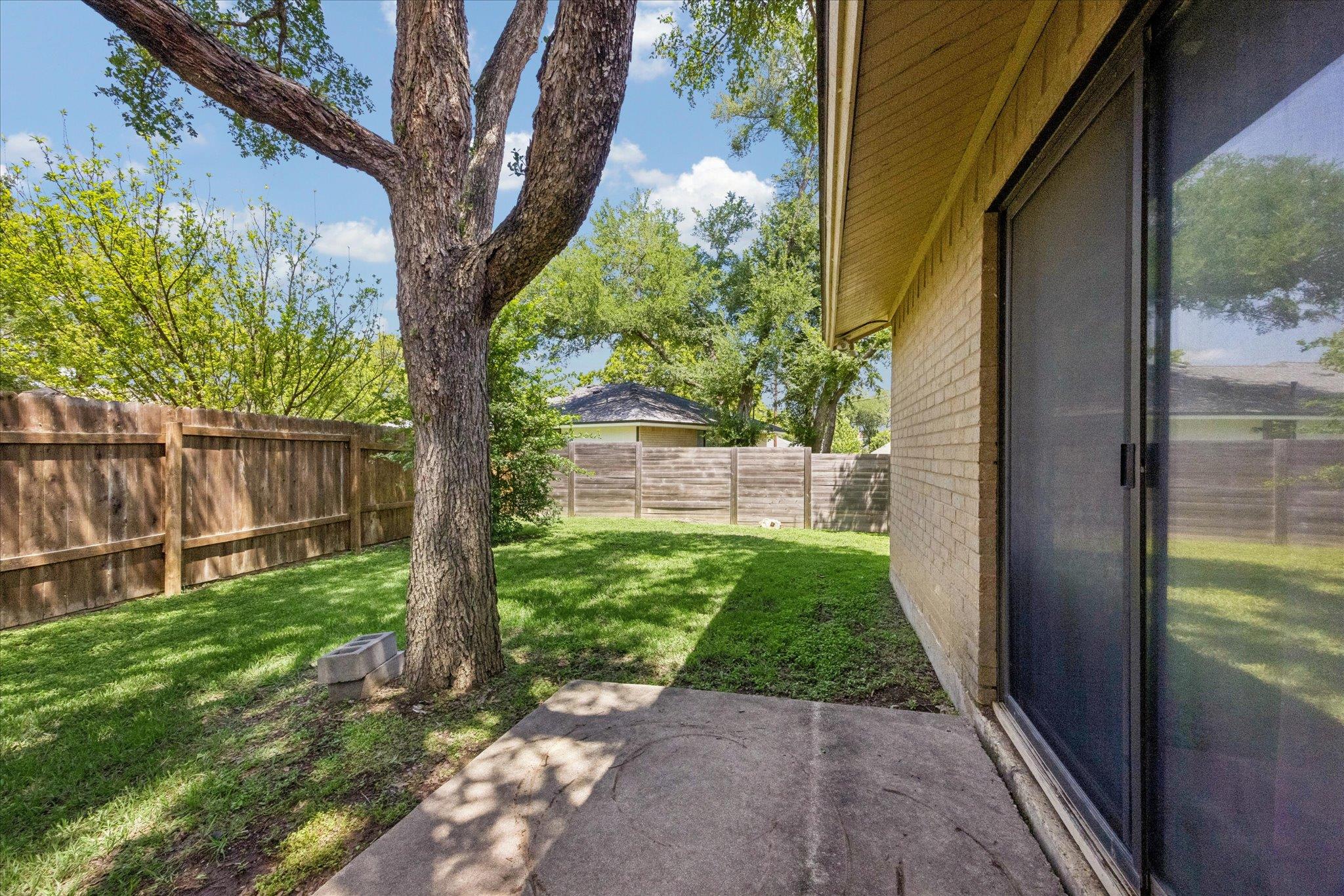 601 Meadowbrook DR