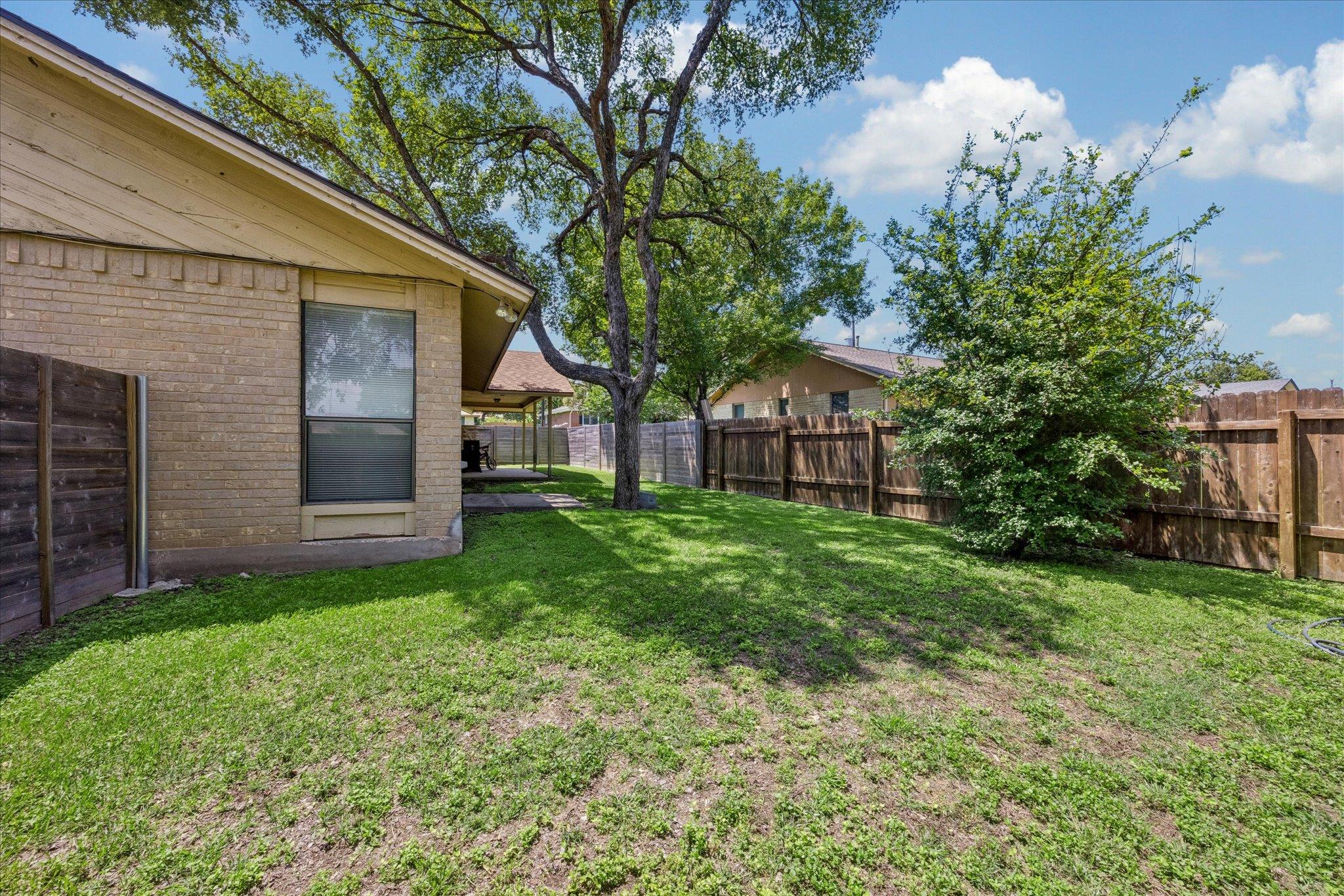 601 Meadowbrook DR