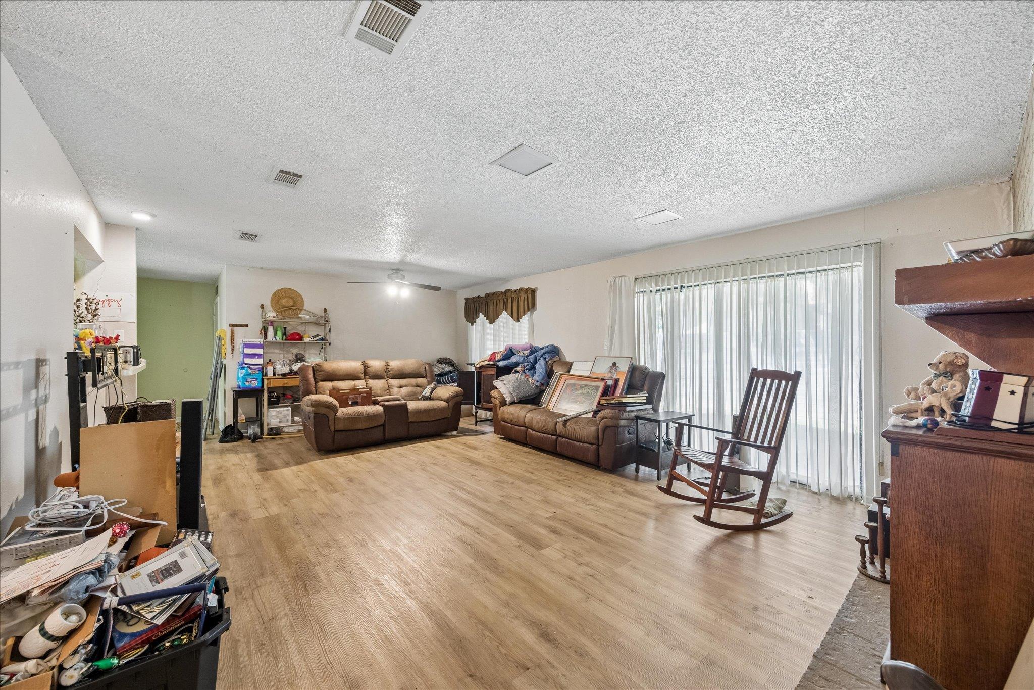 601 Meadowbrook DR