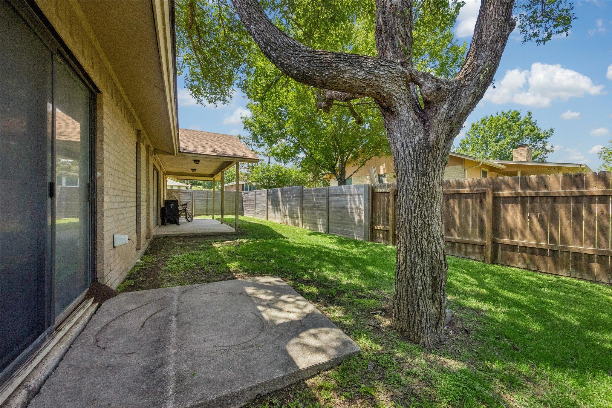 601 Meadowbrook DR