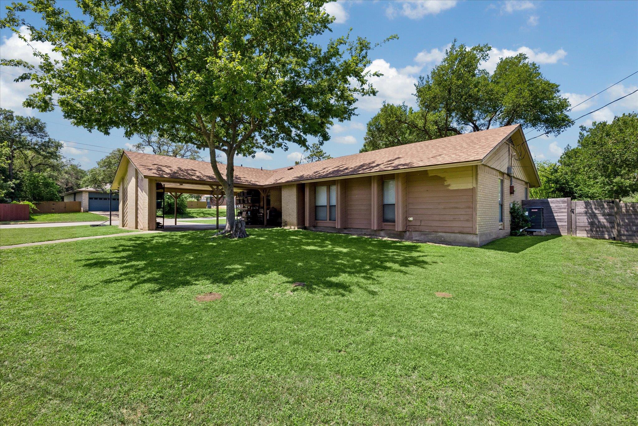 601 Meadowbrook DR