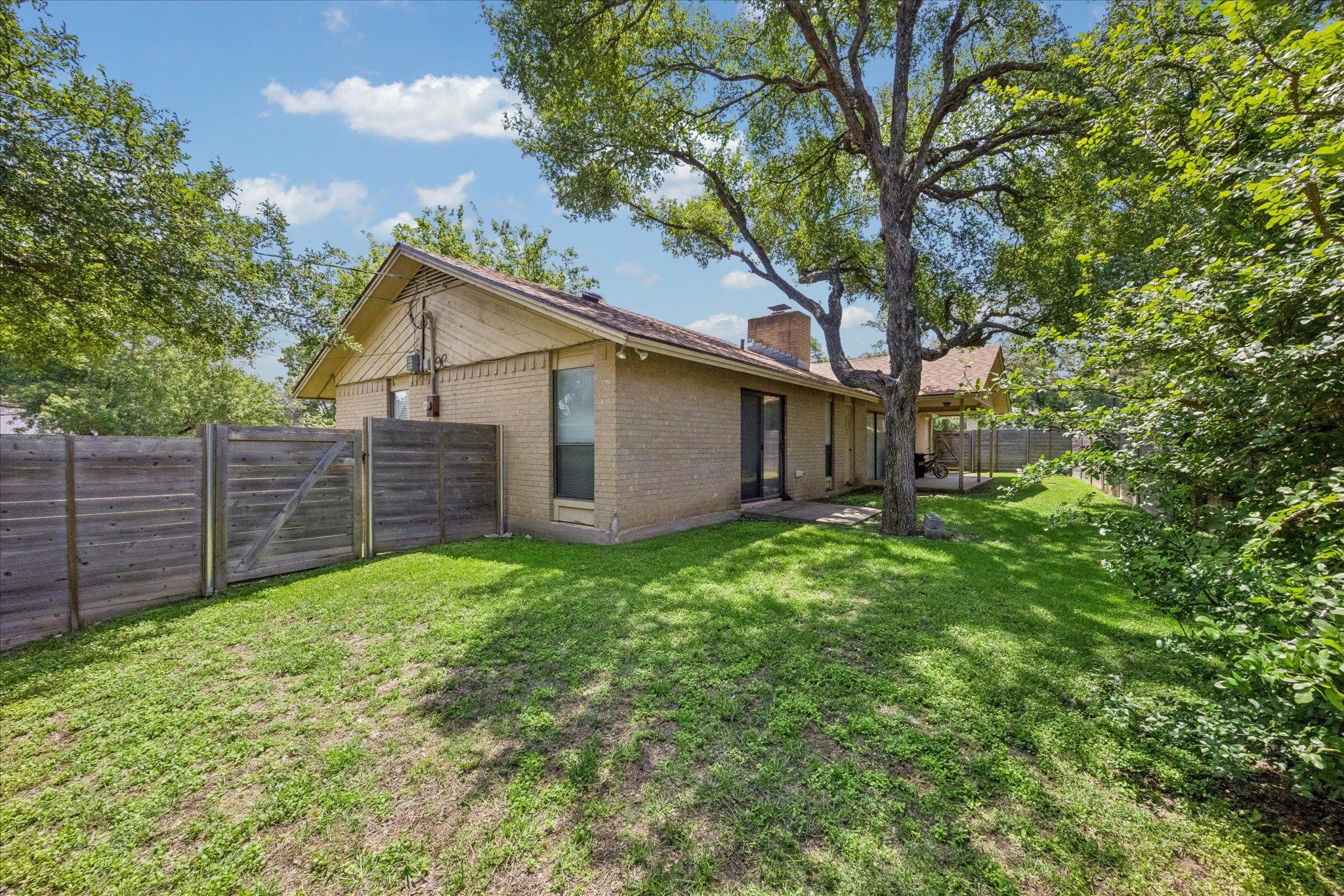601 Meadowbrook DR