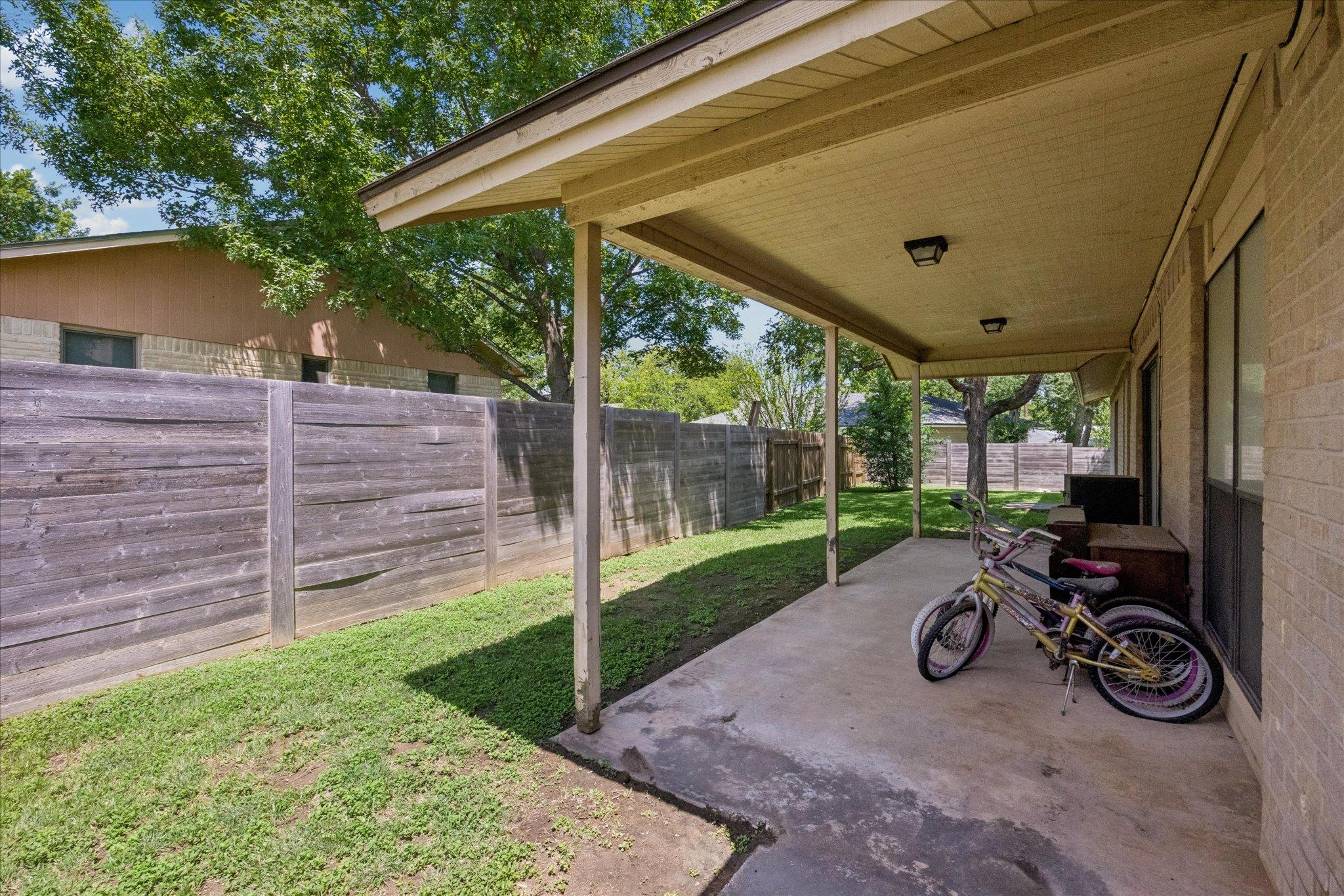 601 Meadowbrook DR