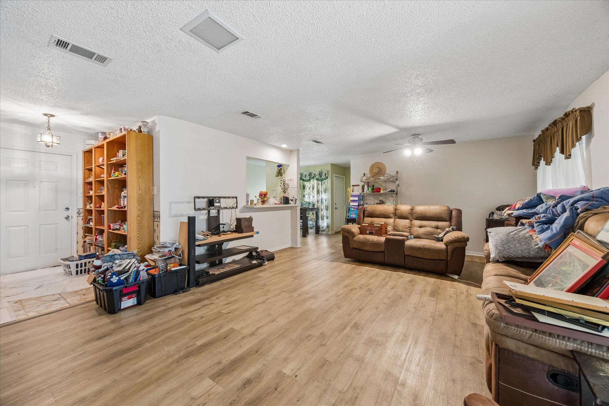 601 Meadowbrook DR