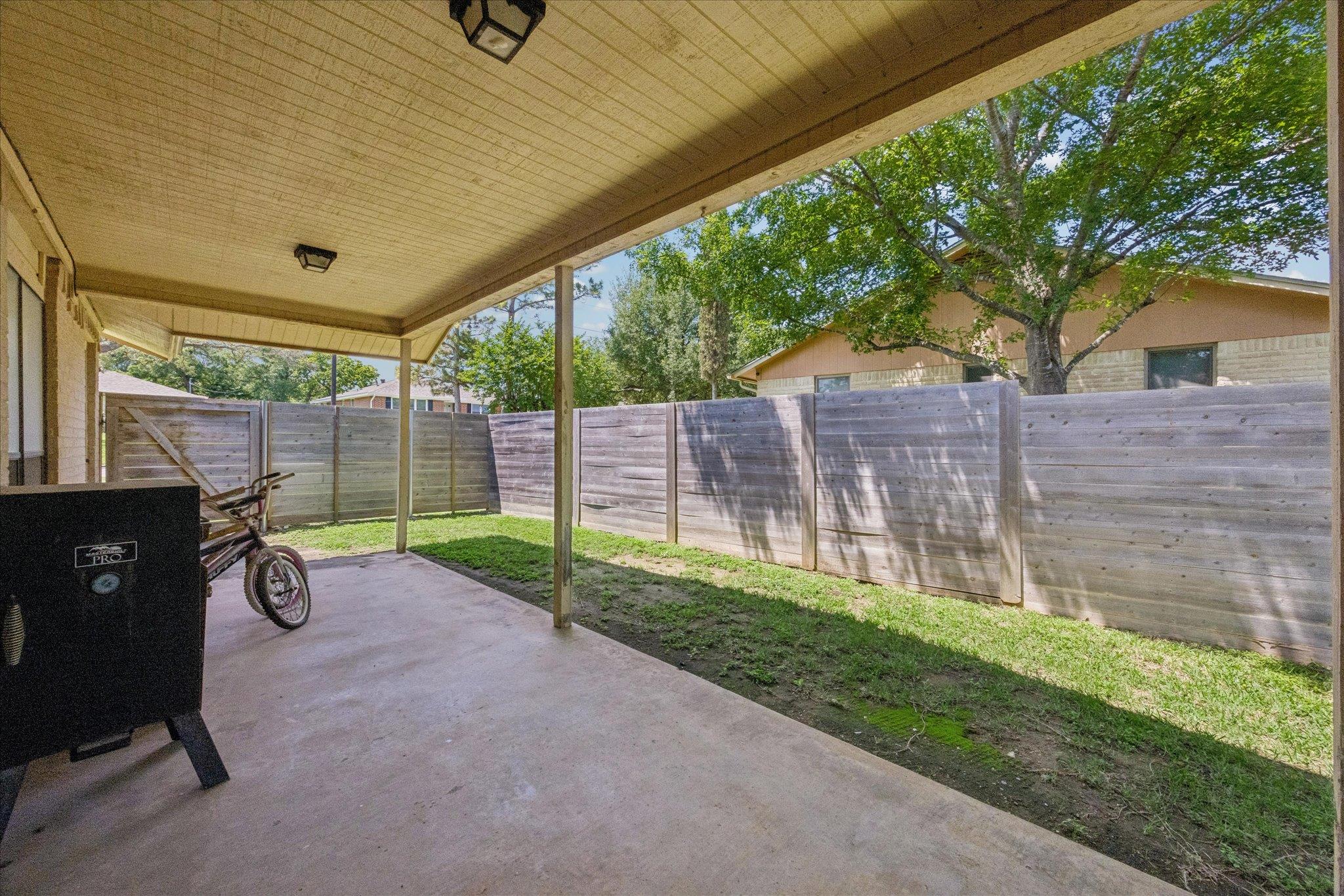 601 Meadowbrook DR