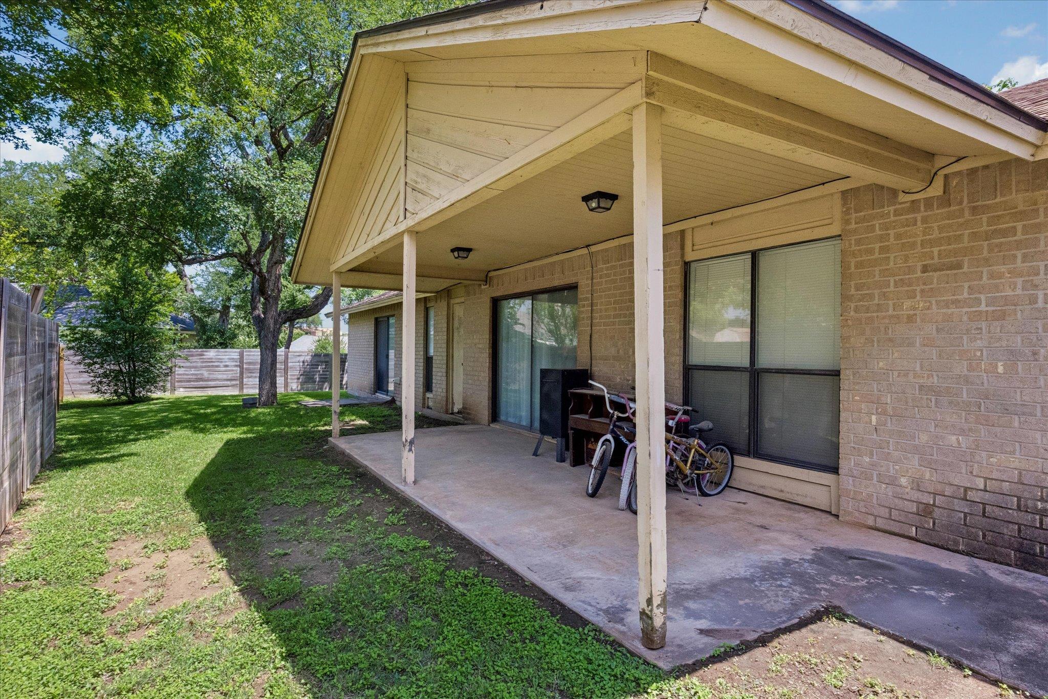 601 Meadowbrook DR