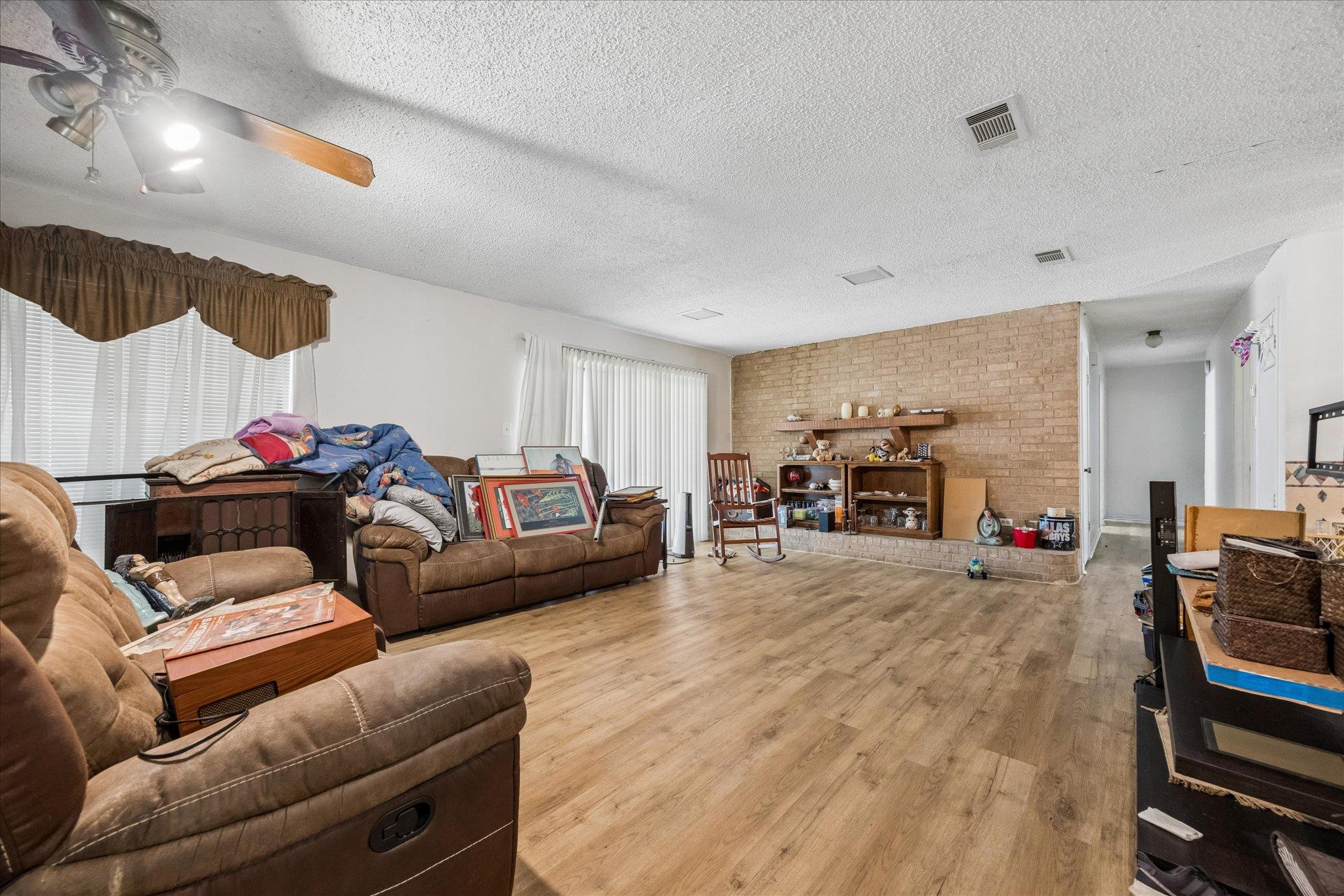 601 Meadowbrook DR