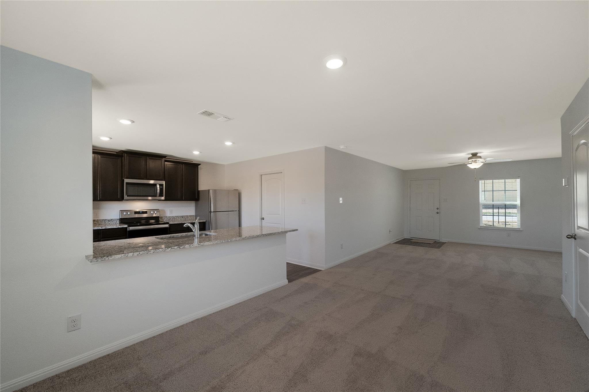 405 Riverdale DR