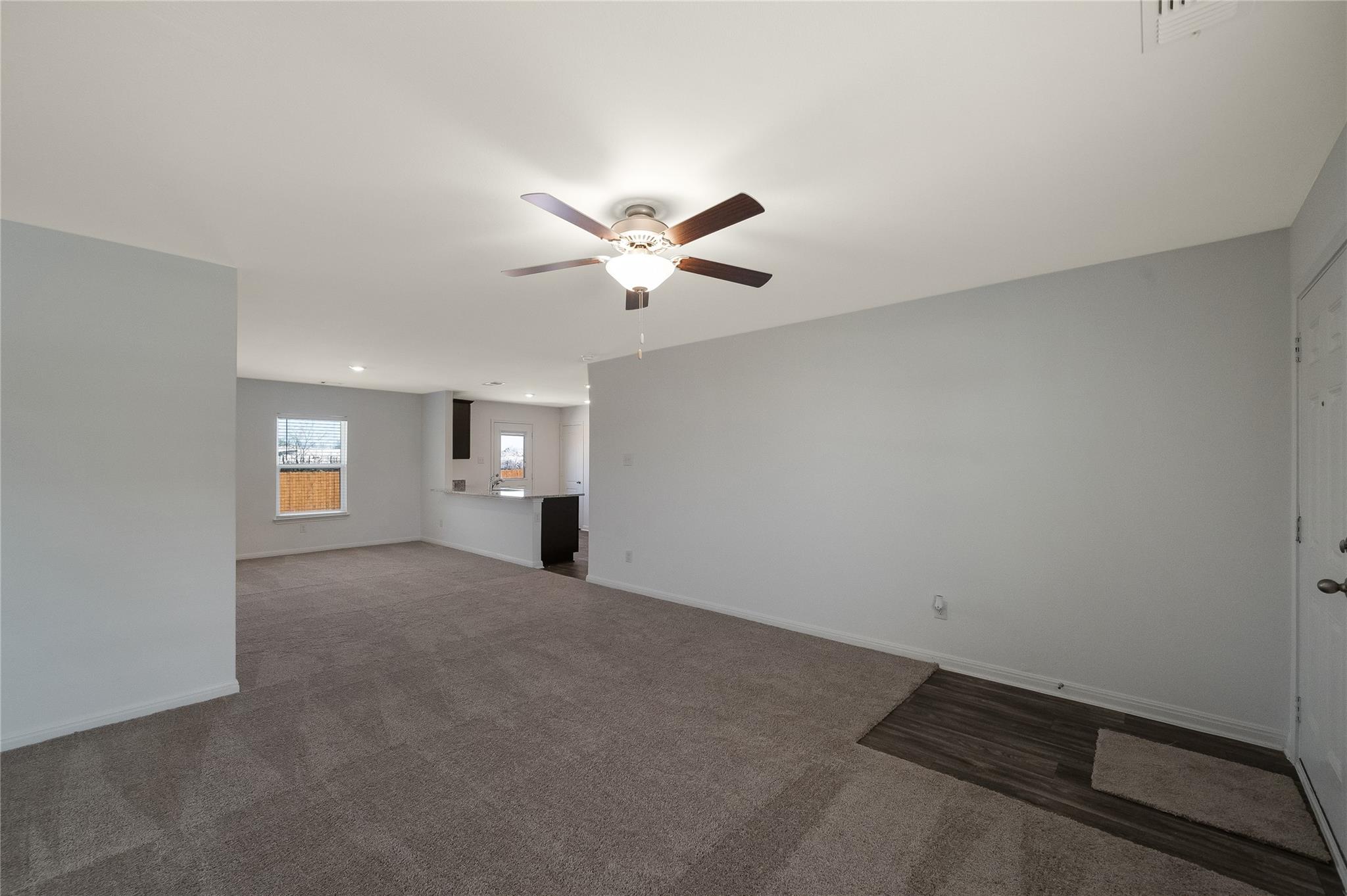 405 Riverdale DR