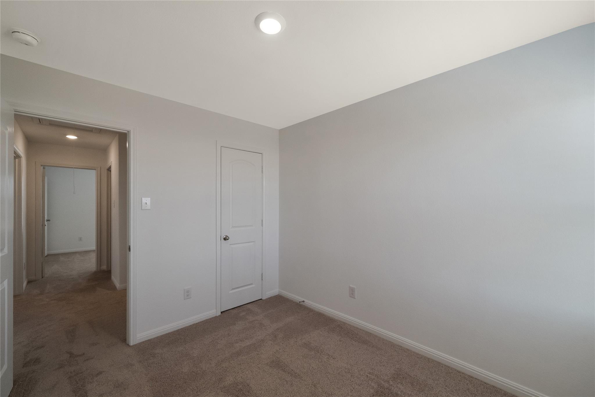 405 Riverdale DR
