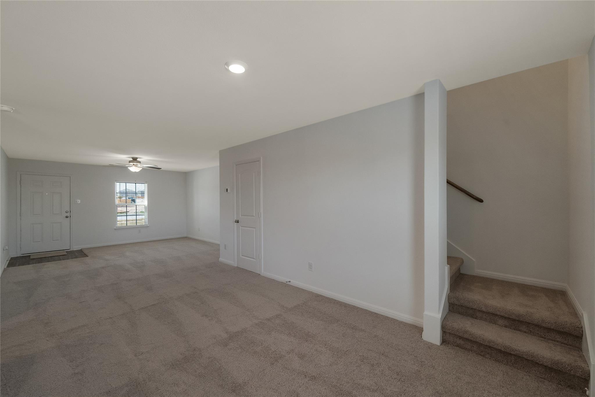 405 Riverdale DR
