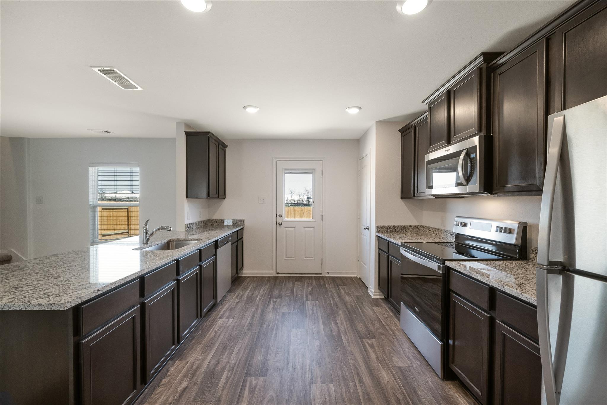 405 Riverdale DR