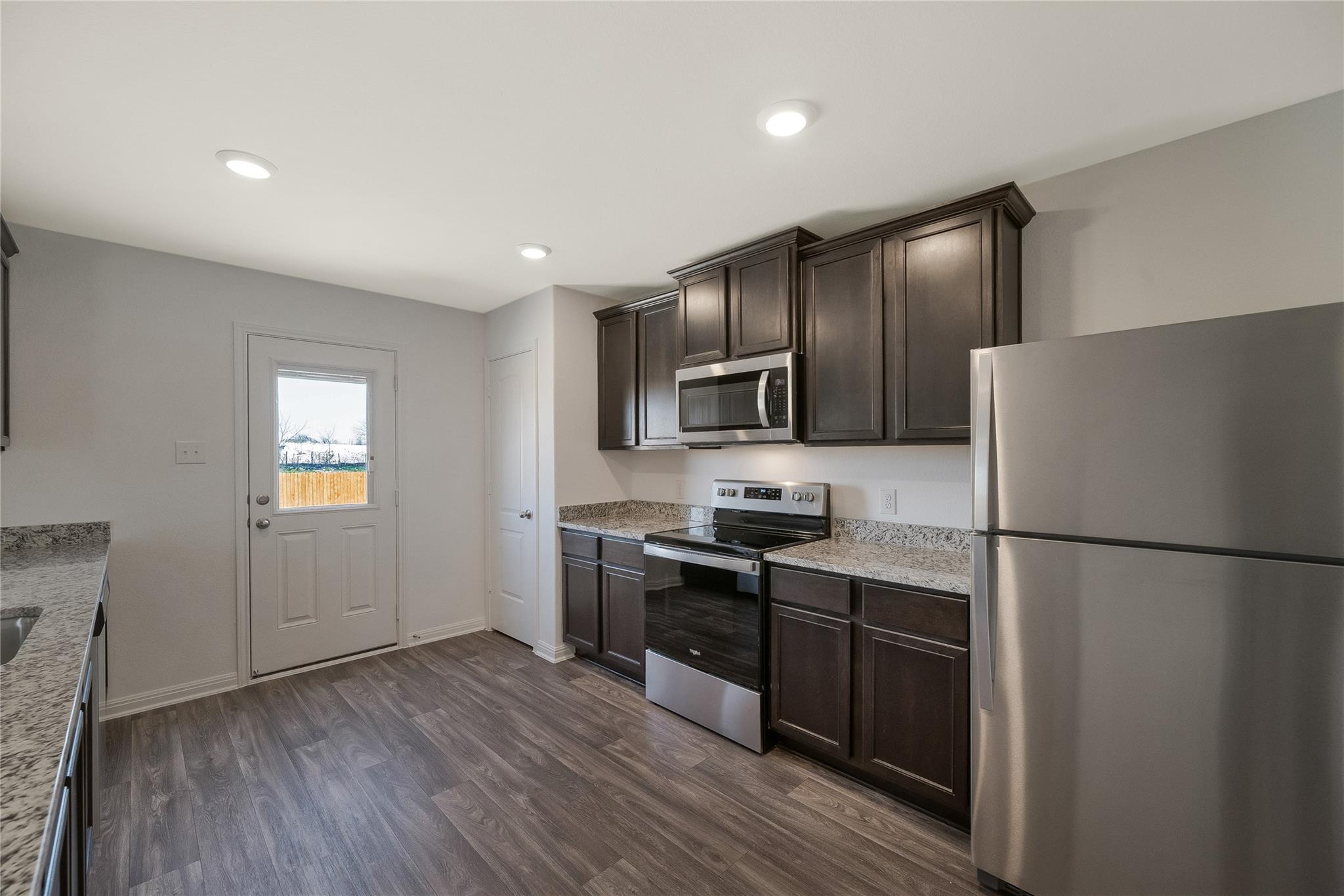405 Riverdale DR