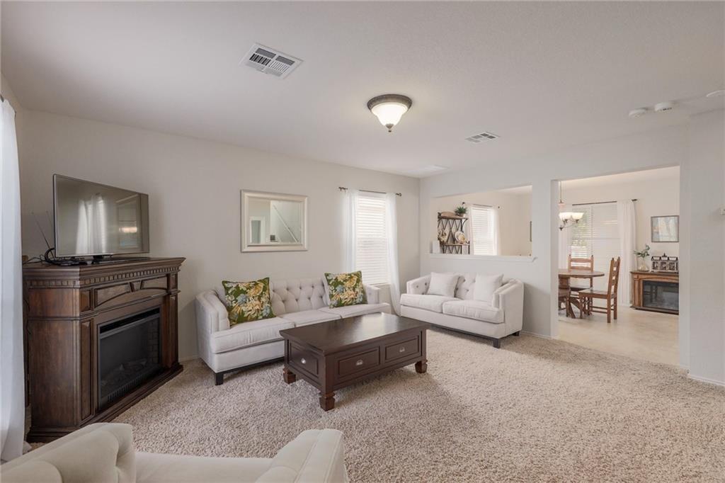 1422 Davis Mountain LOOP
