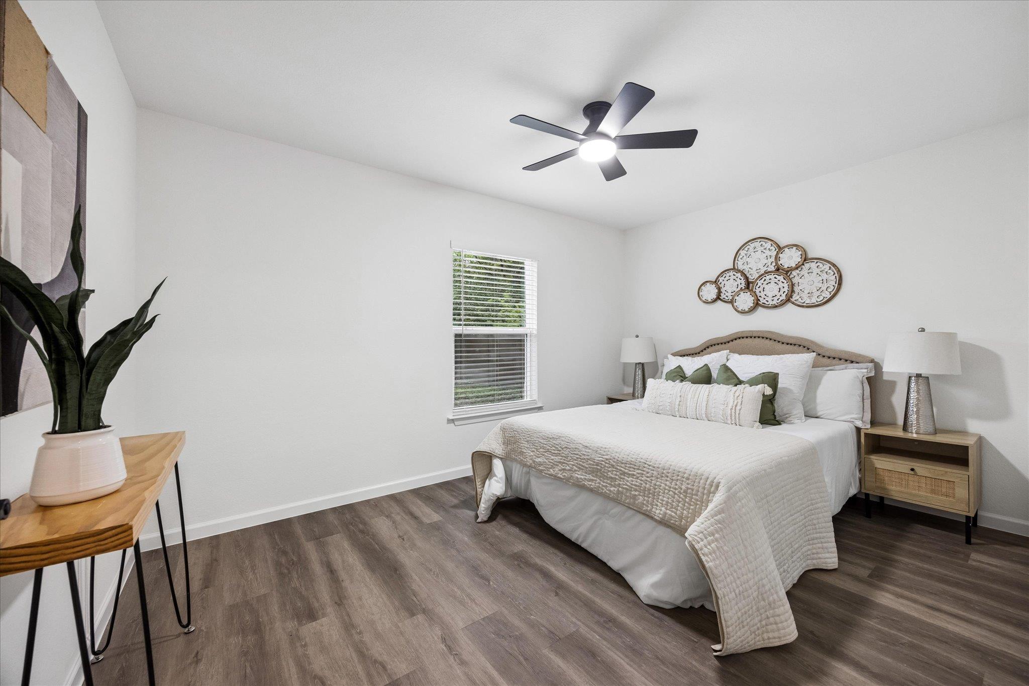 6503 Linda LN