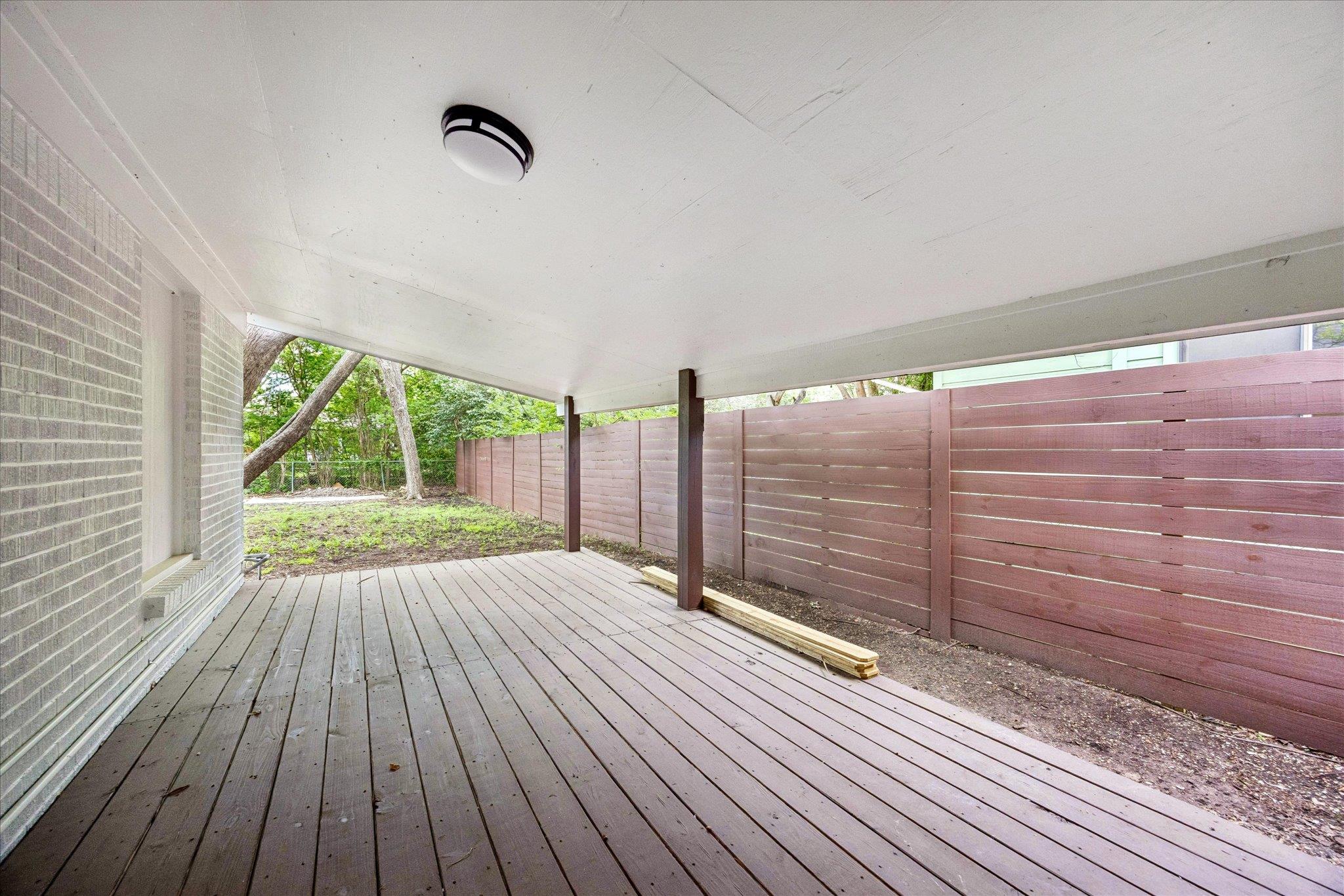 6503 Linda LN