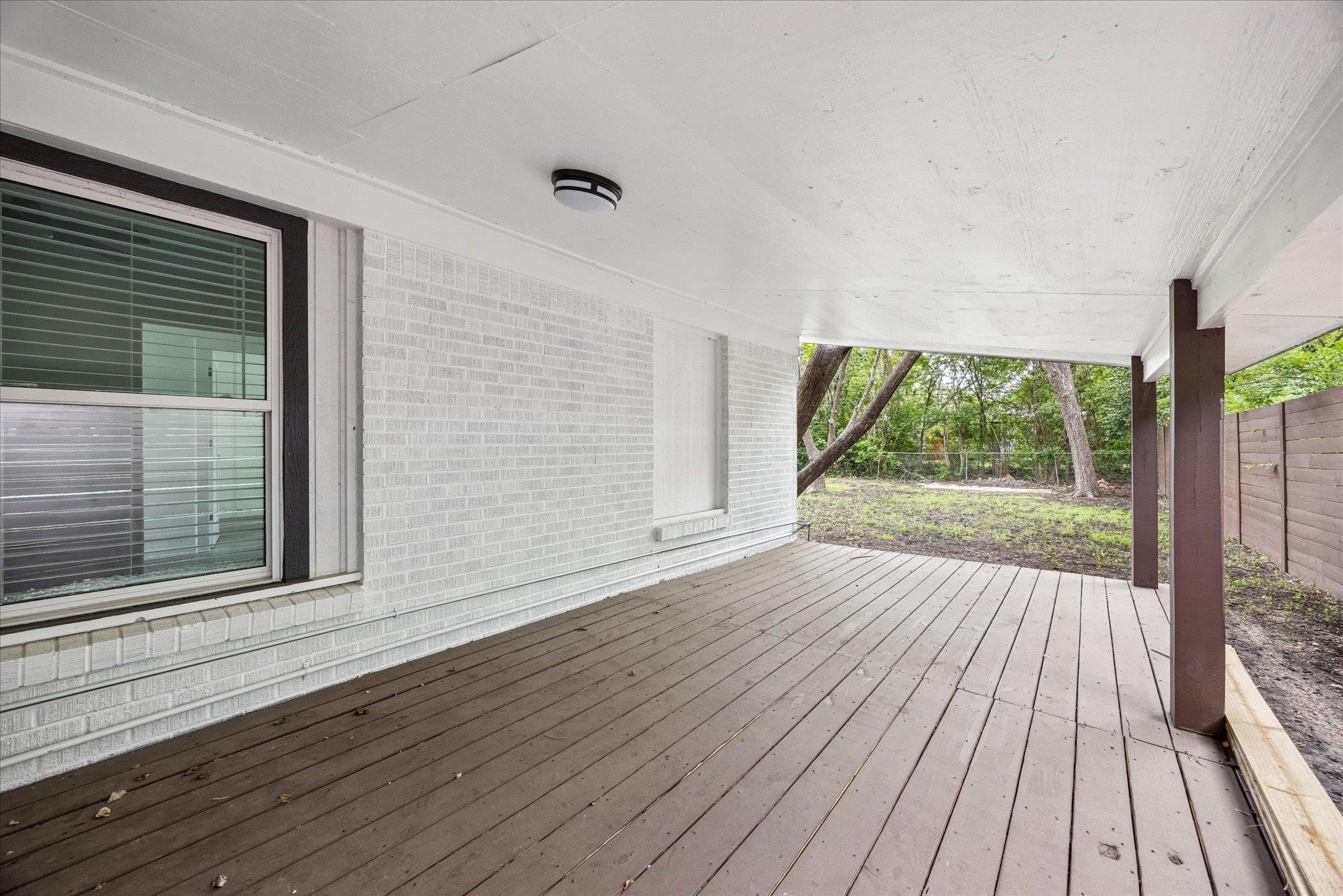 6503 Linda LN