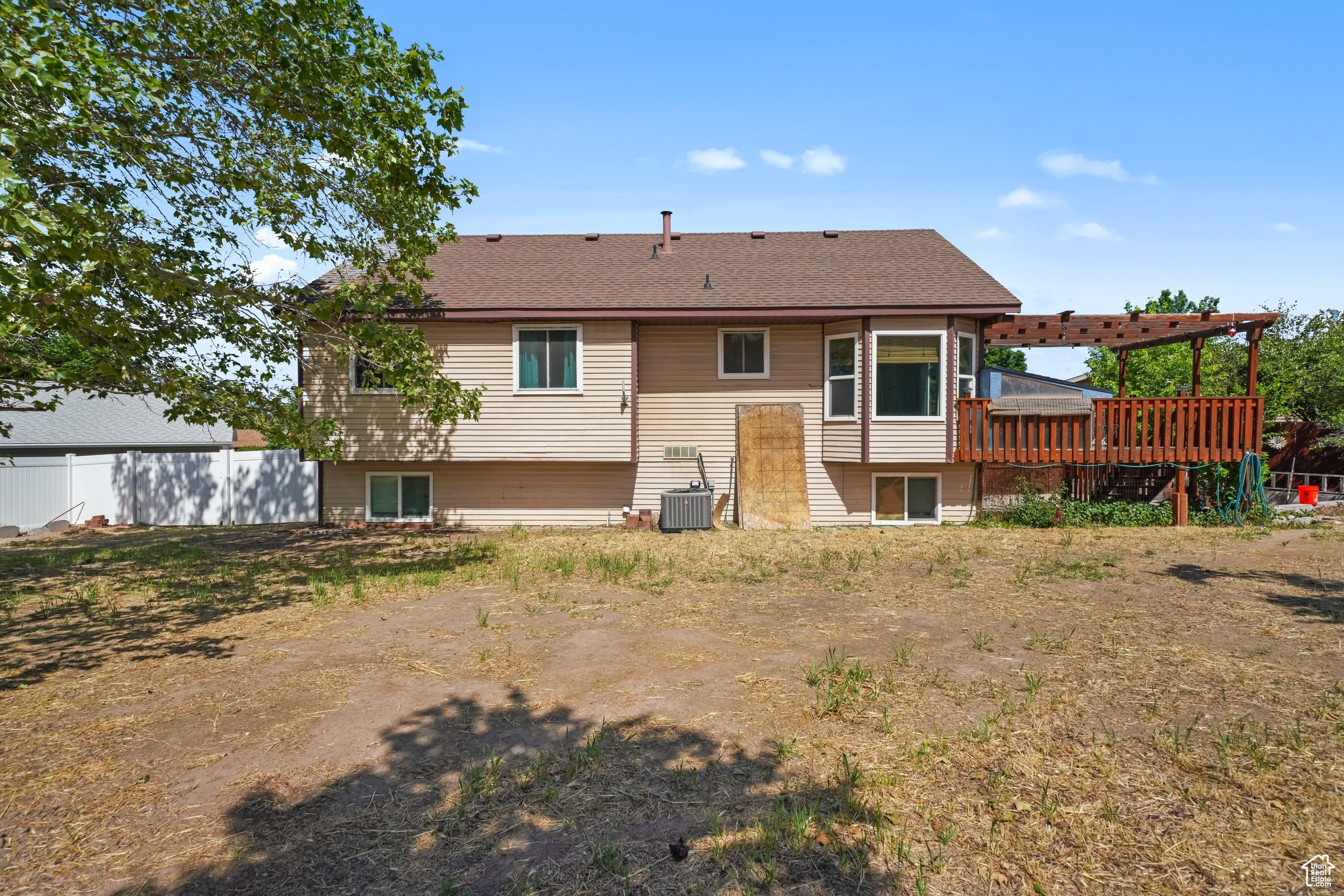 1212 E MOSS CIR