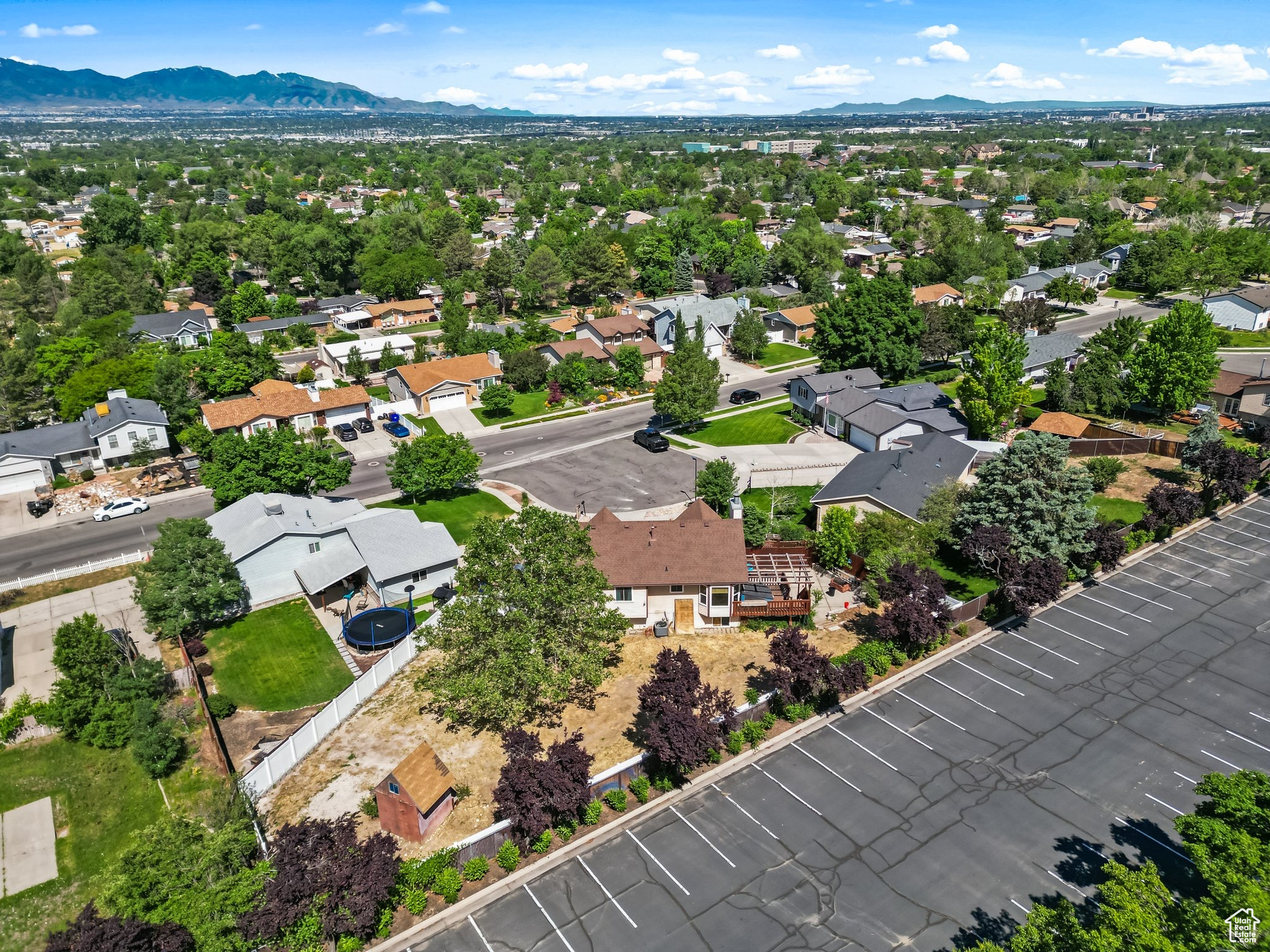 1212 E MOSS CIR