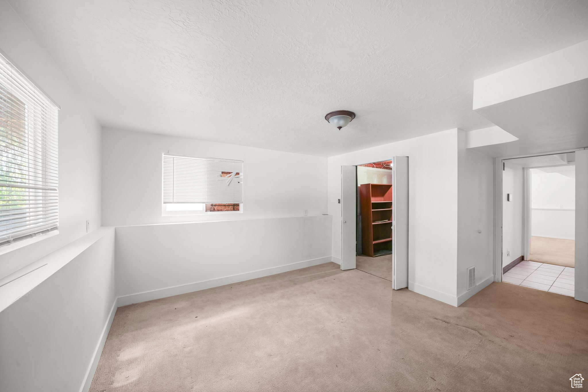 1212 E MOSS CIR