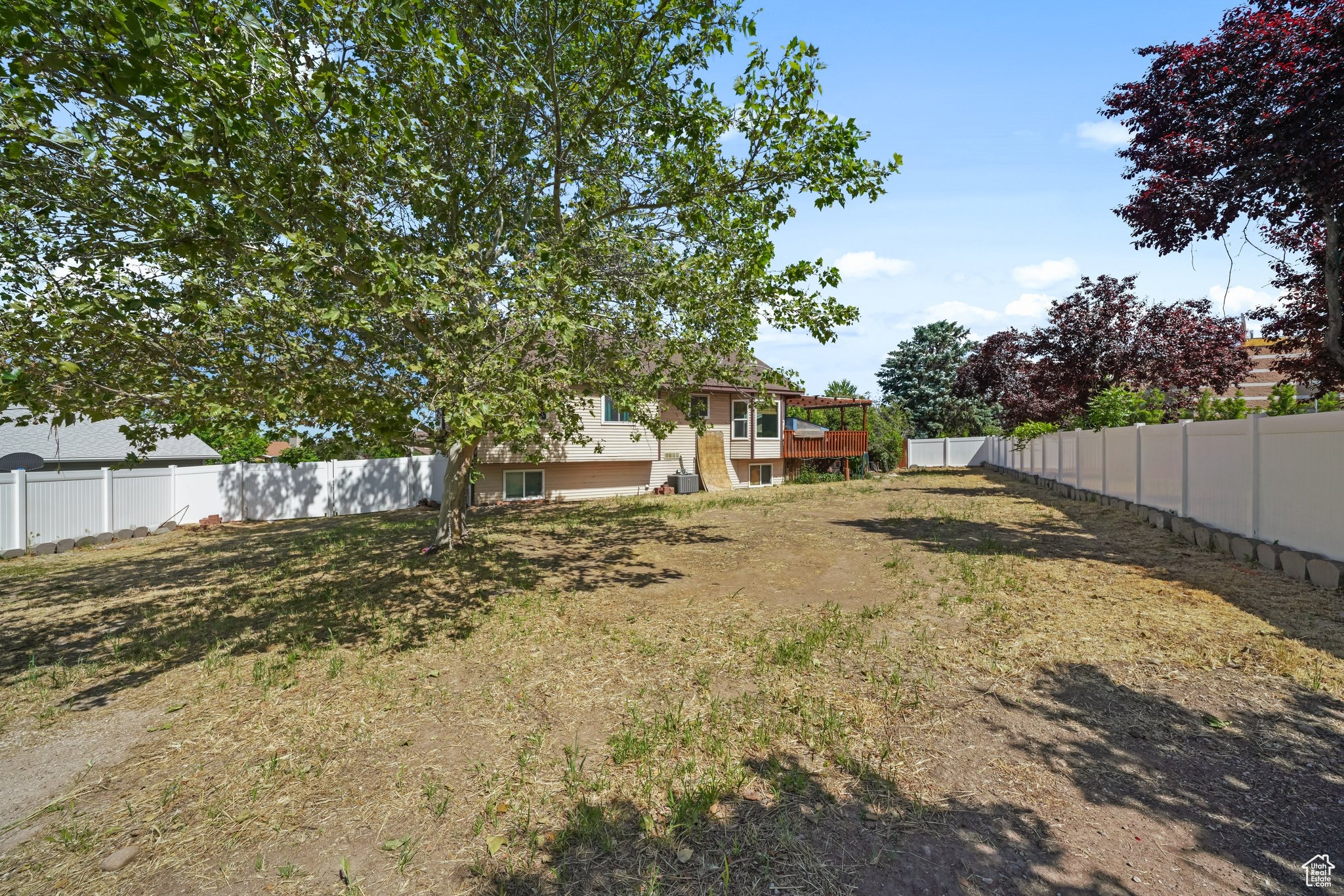 1212 E MOSS CIR