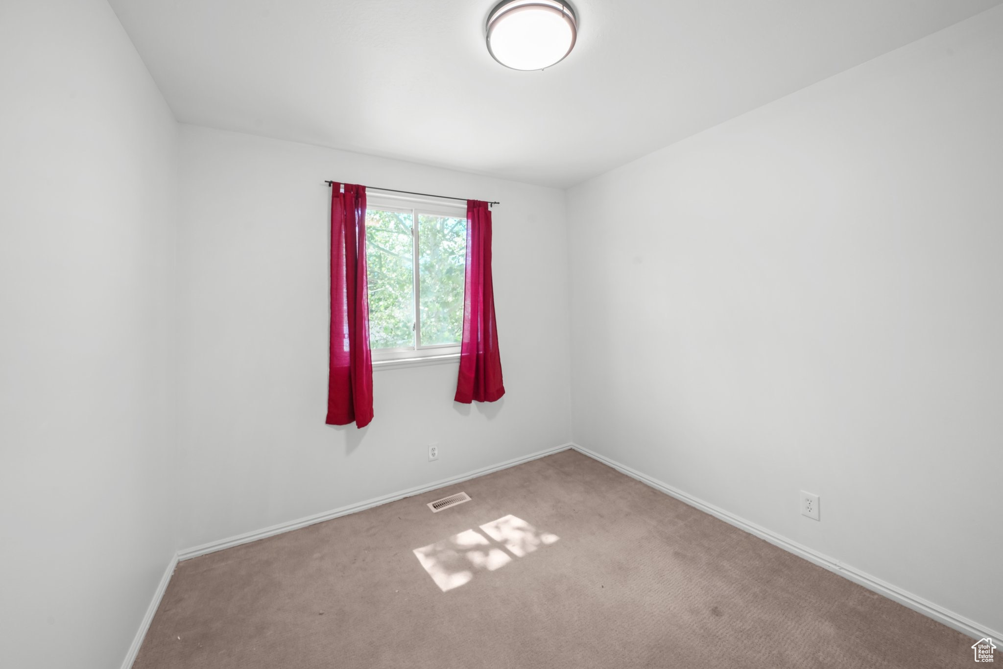 1212 E MOSS CIR