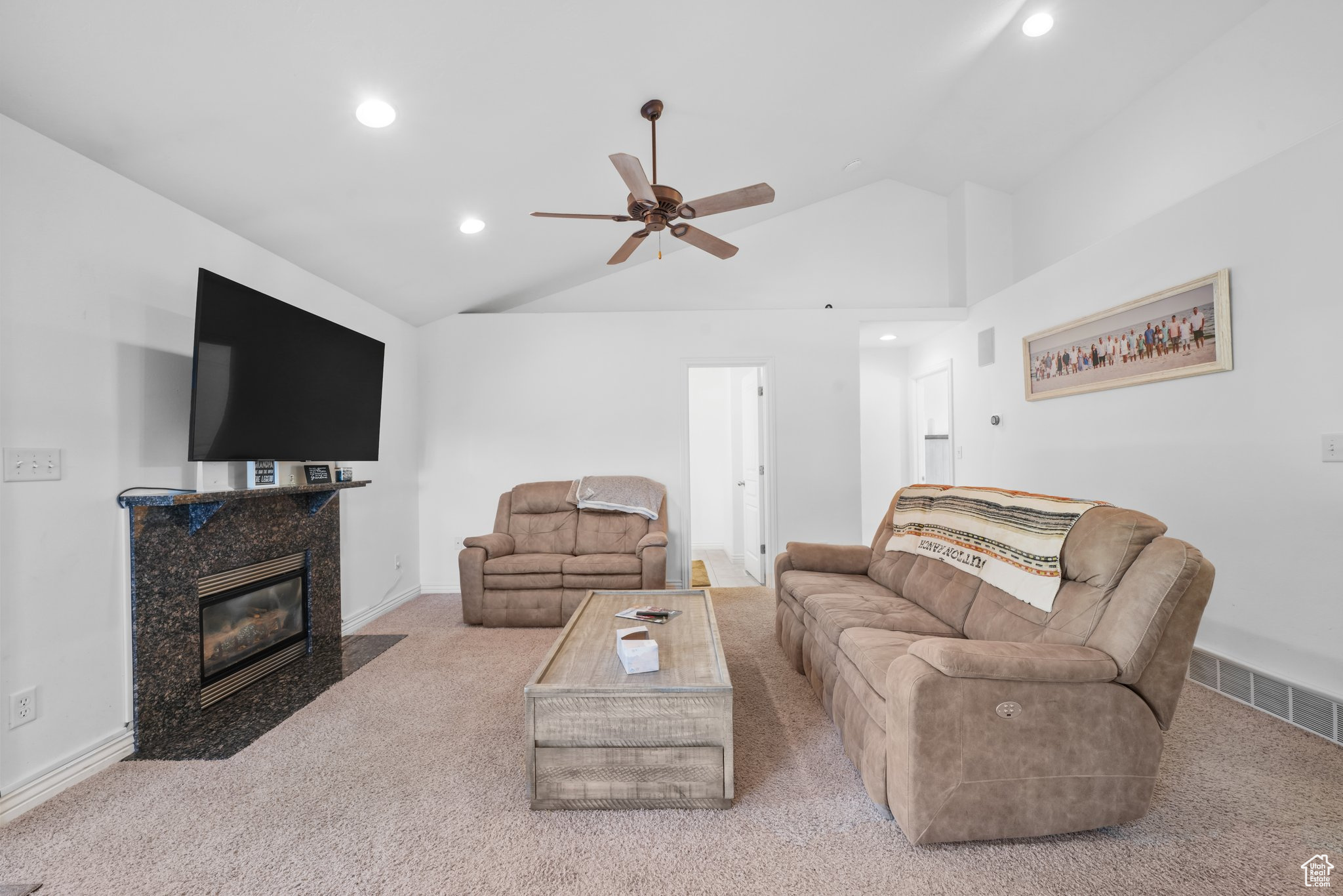 8952 N COTTAGE DR