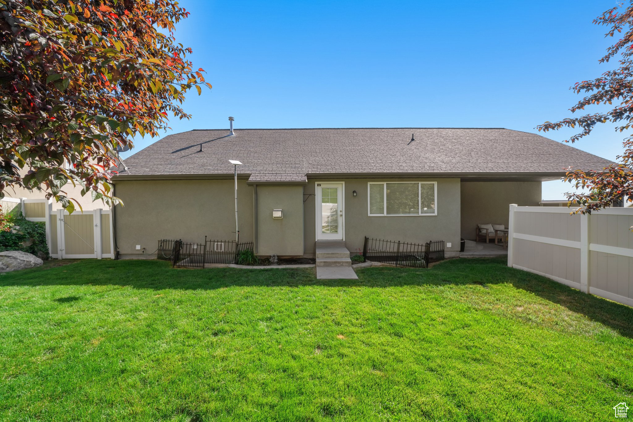 8952 N COTTAGE DR