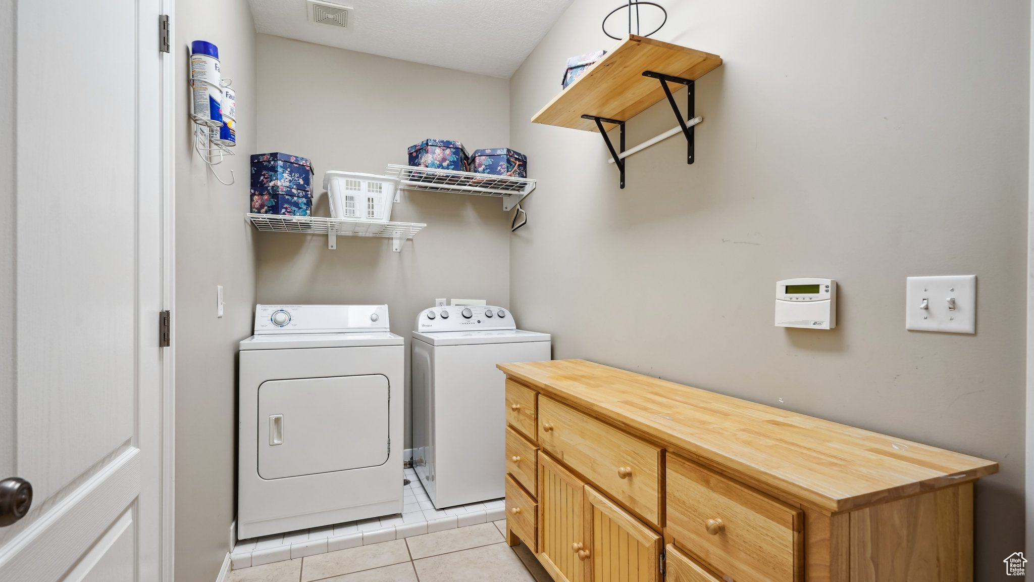 1597 CRYSTAL VIEW WAY