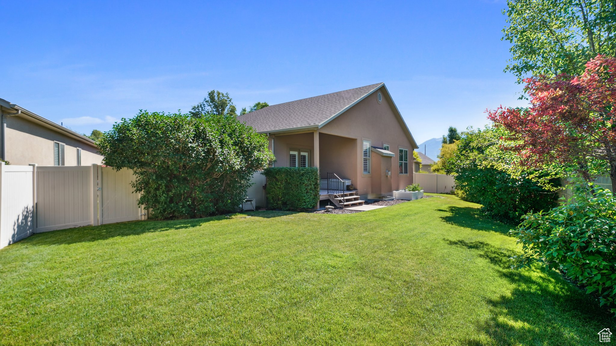 1597 CRYSTAL VIEW WAY