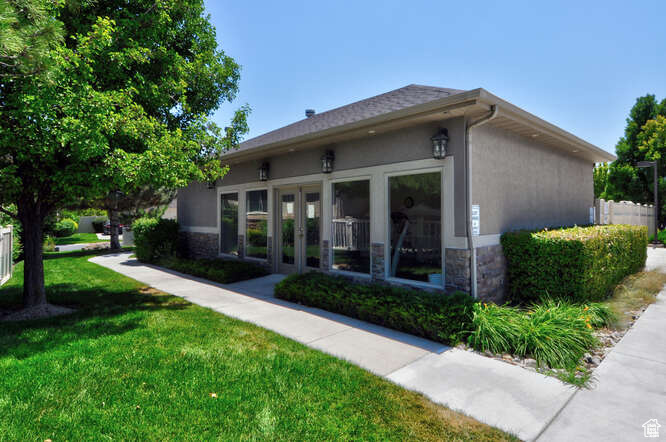 1597 CRYSTAL VIEW WAY