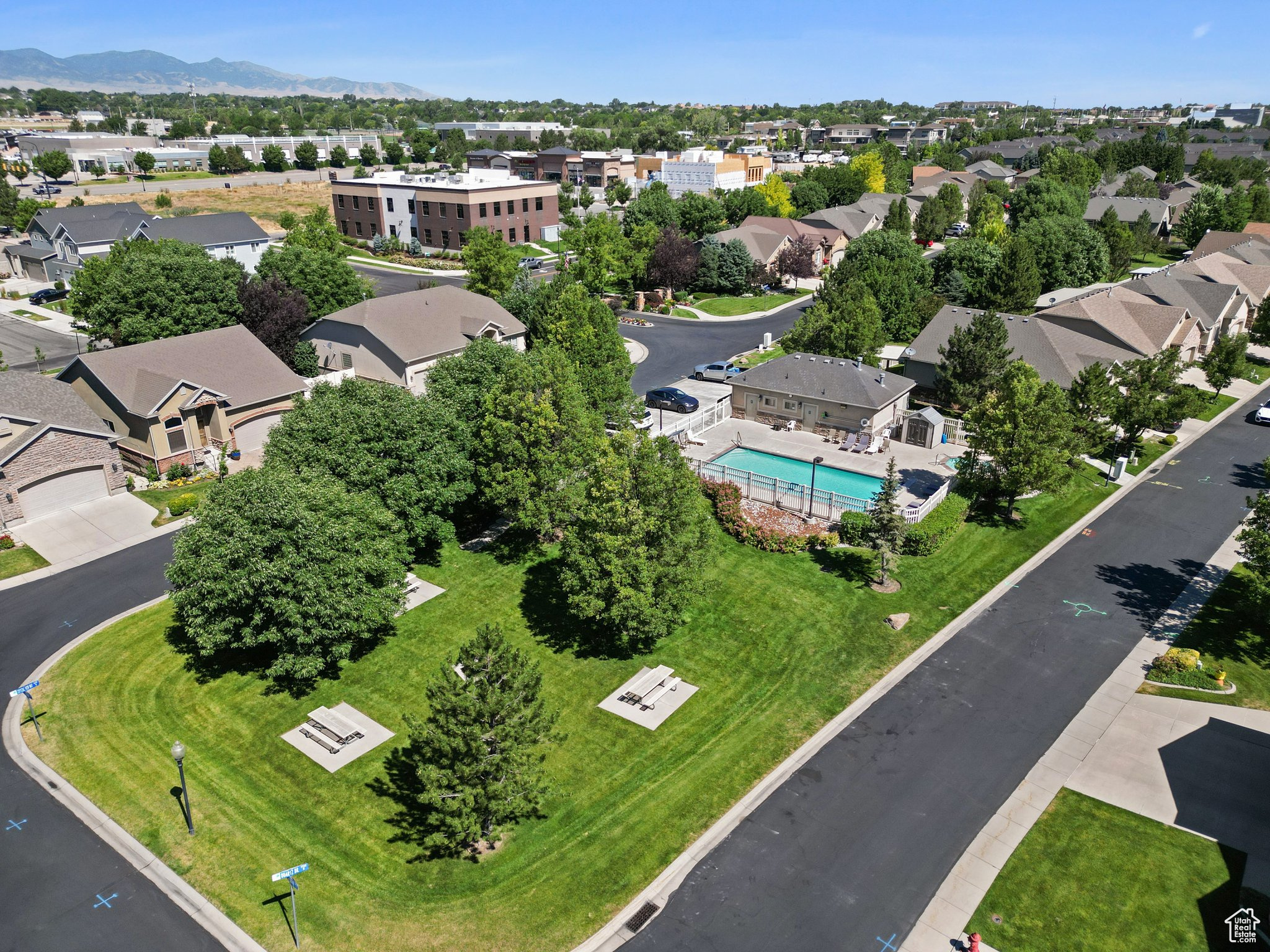 1597 CRYSTAL VIEW WAY