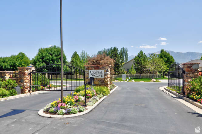 1597 CRYSTAL VIEW WAY