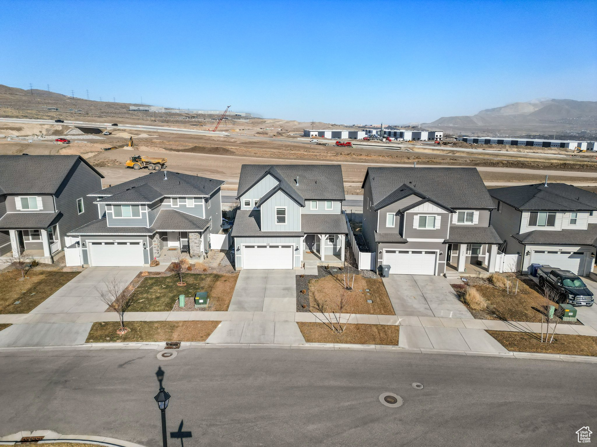 338 W SNOWBERRY DR