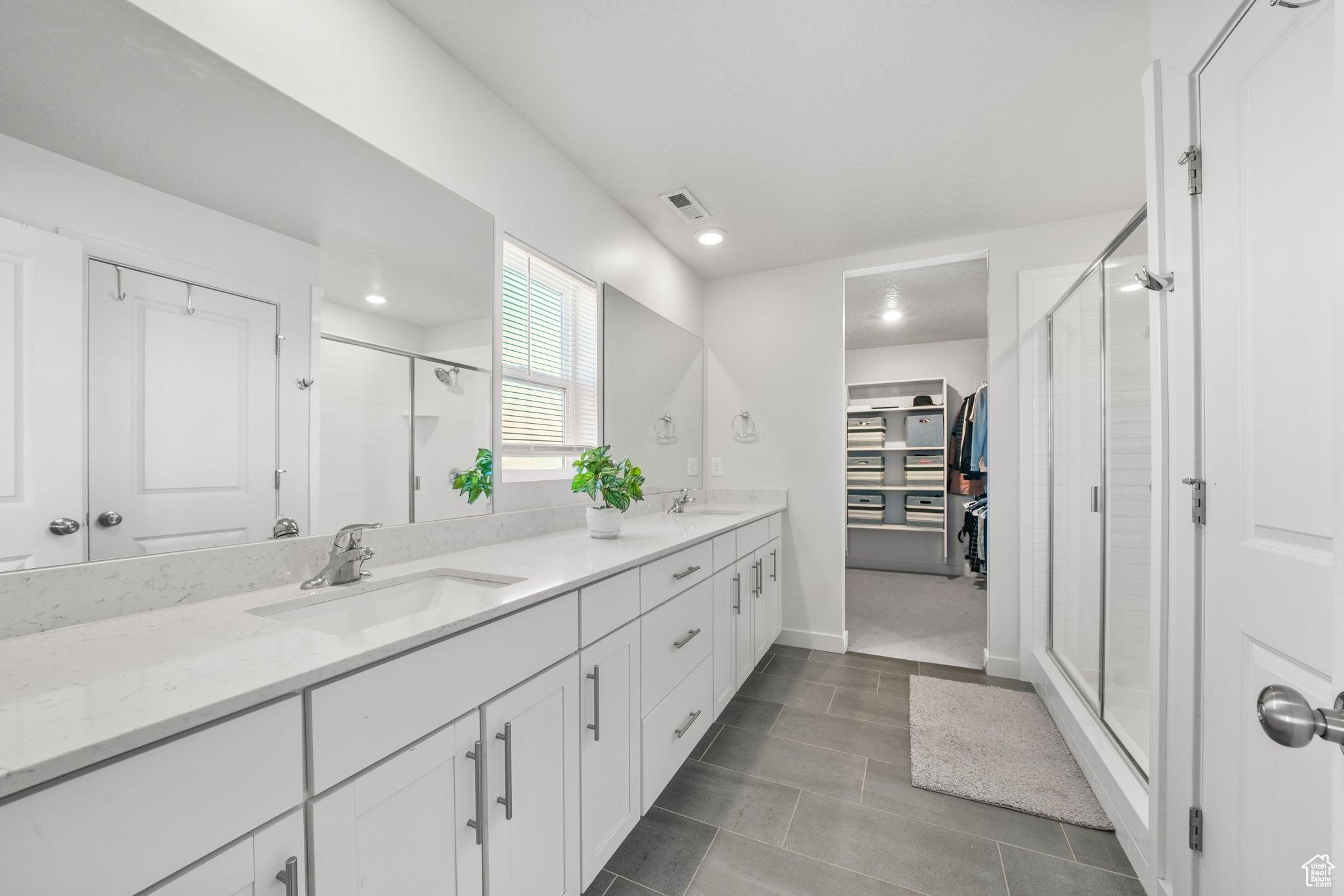 338 W SNOWBERRY DR