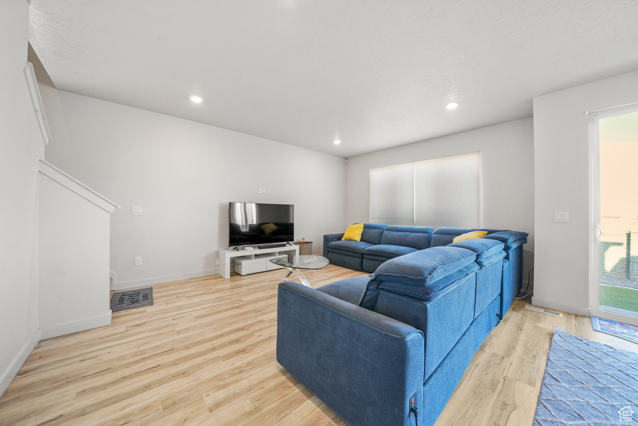 338 W SNOWBERRY DR