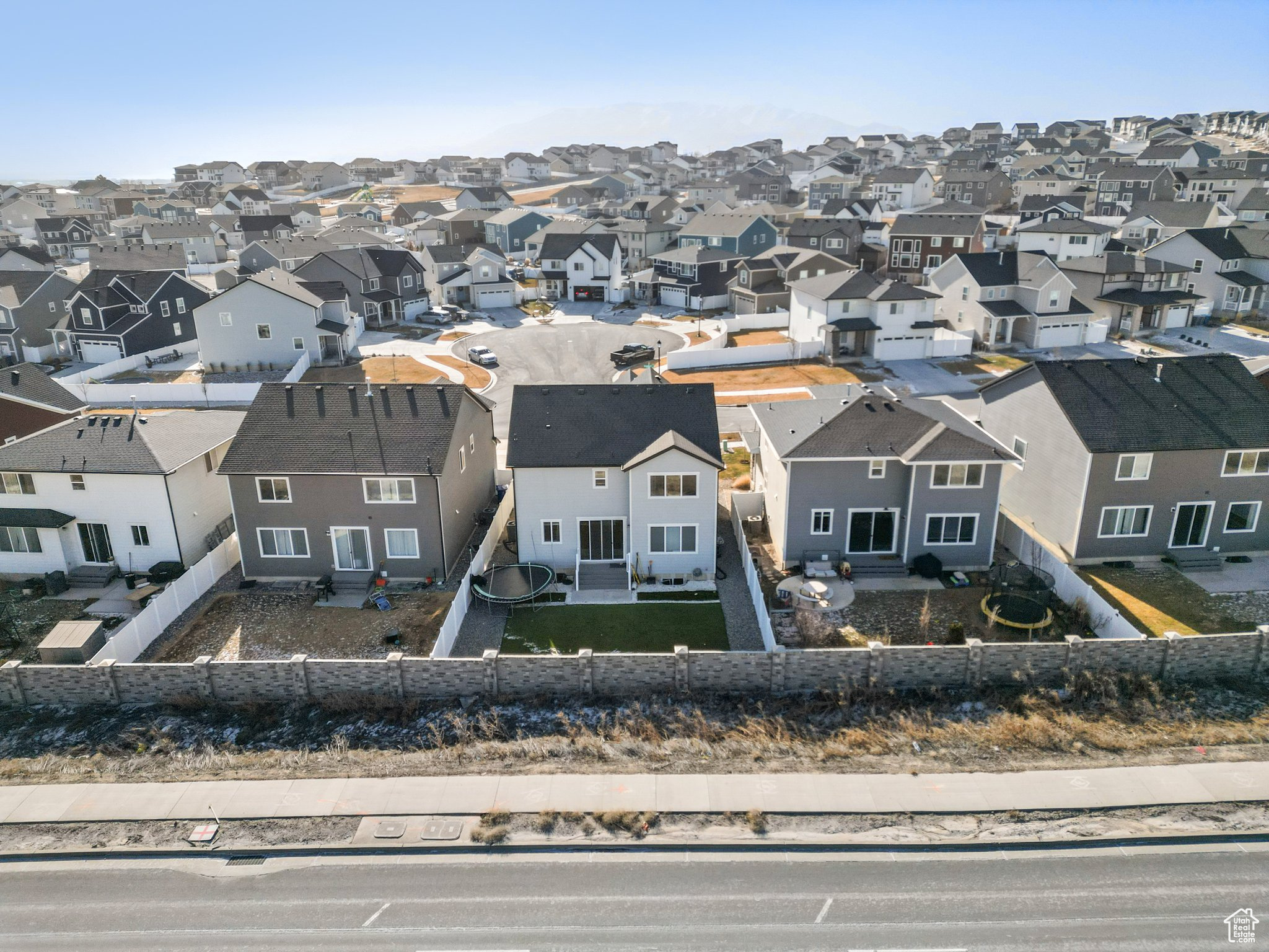 338 W SNOWBERRY DR