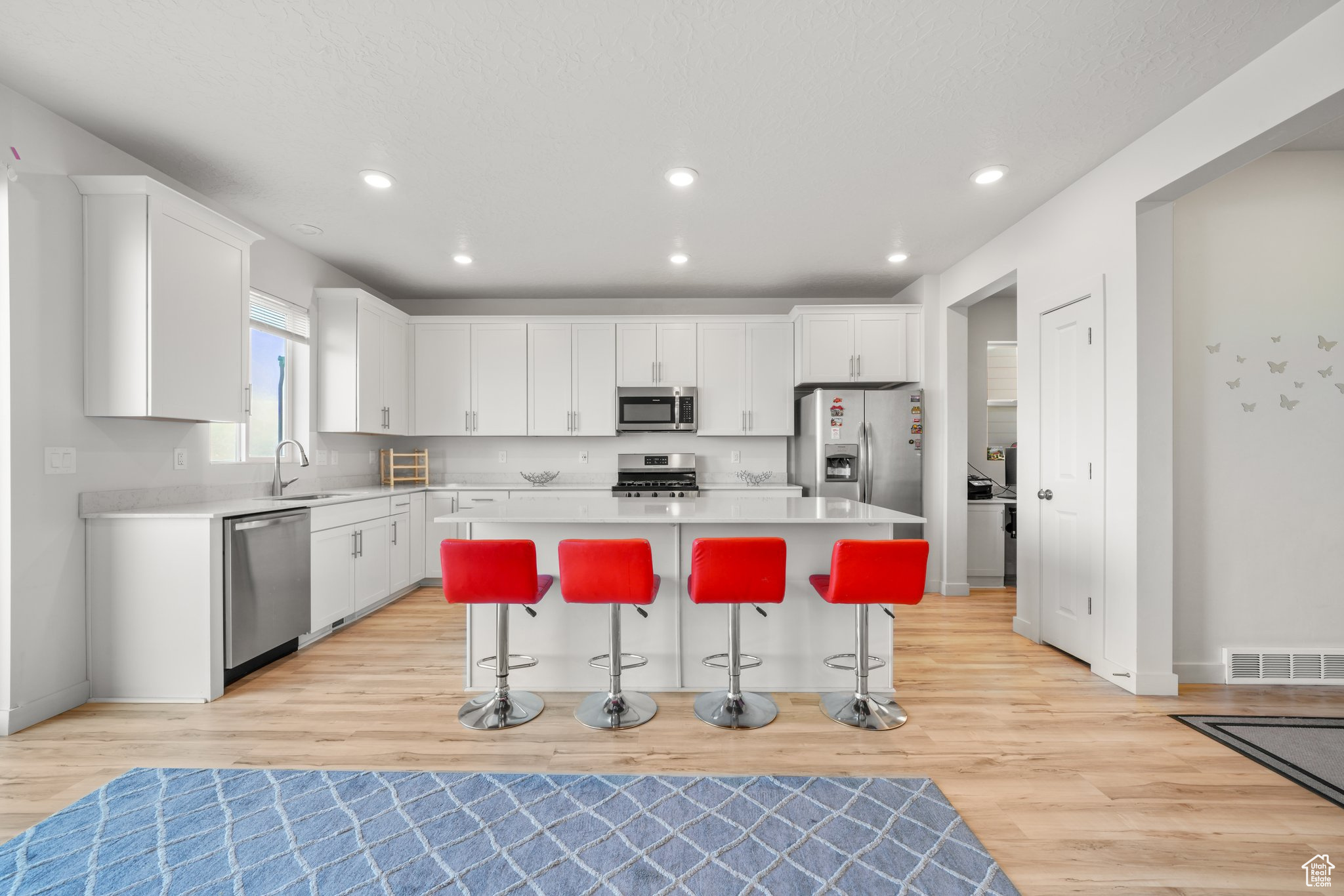 338 W SNOWBERRY DR