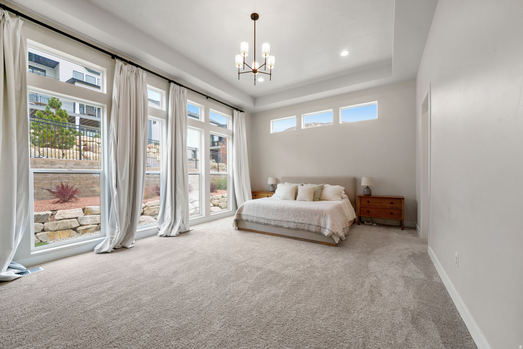 1802 W OAK CREEK CIR