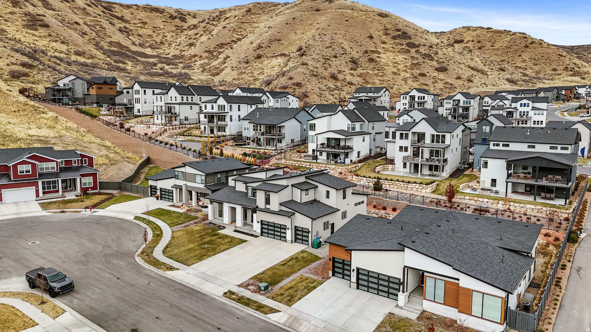 1802 W OAK CREEK CIR