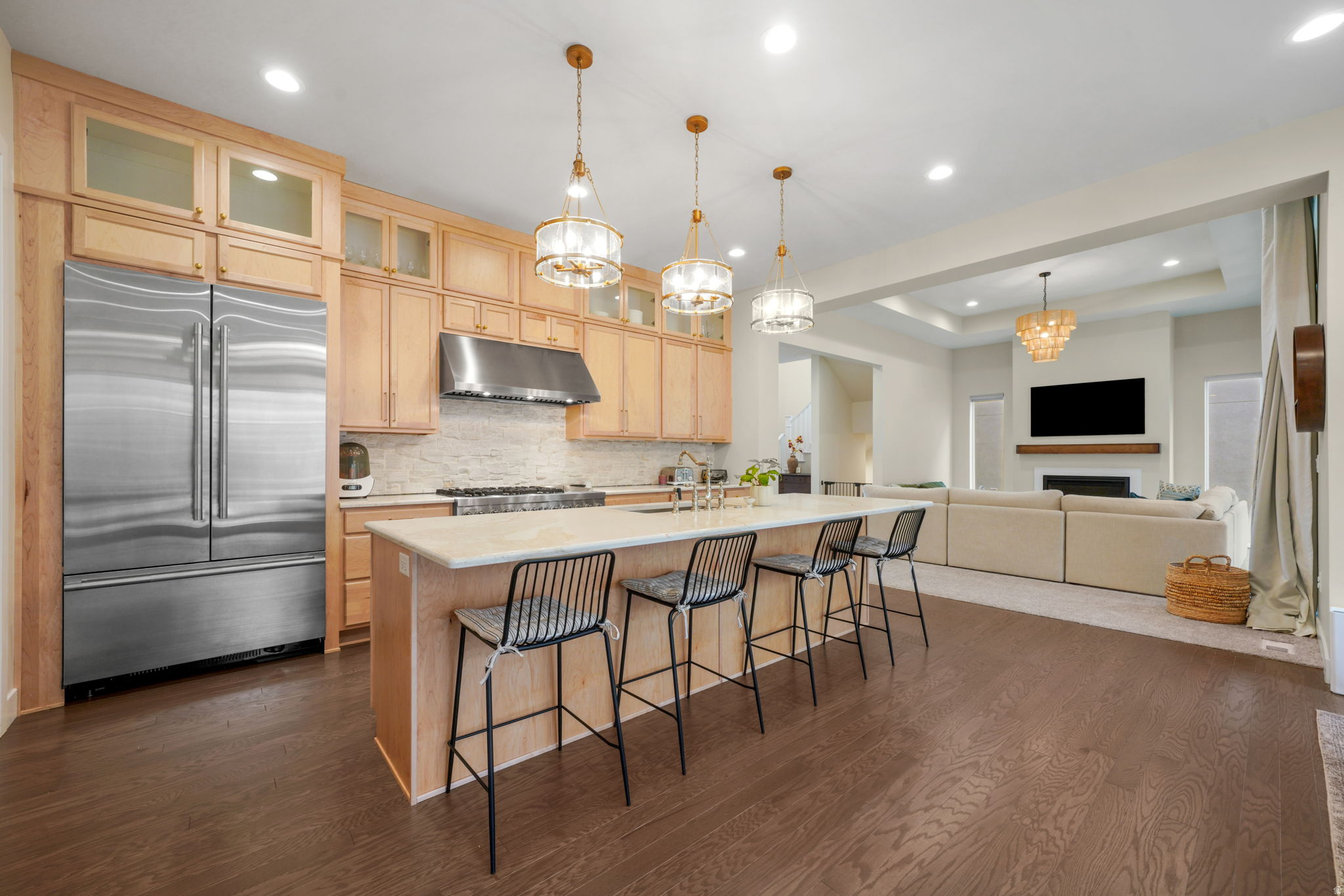 1802 W OAK CREEK CIR